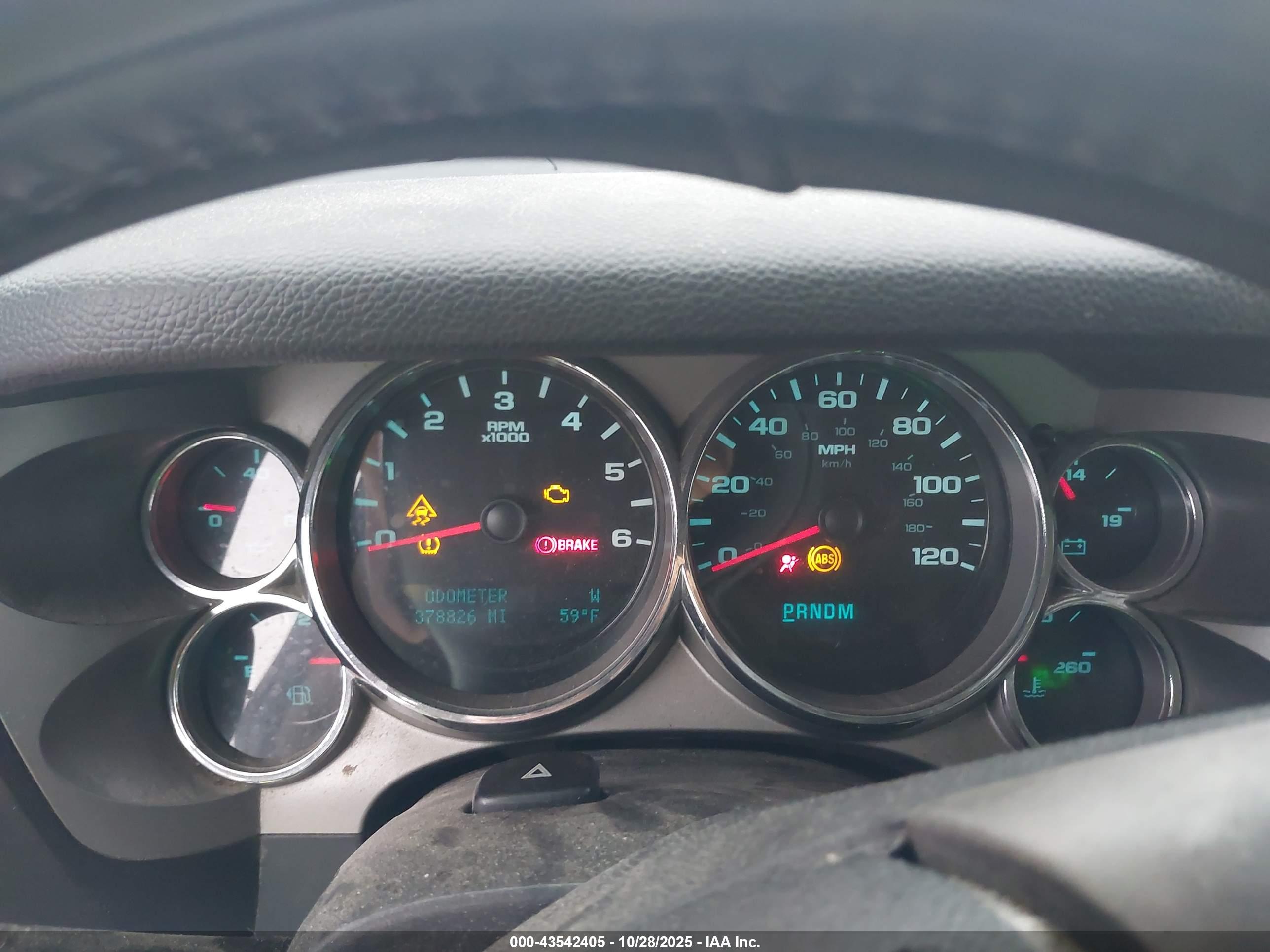 CHEVROLET SILVERADO image 7