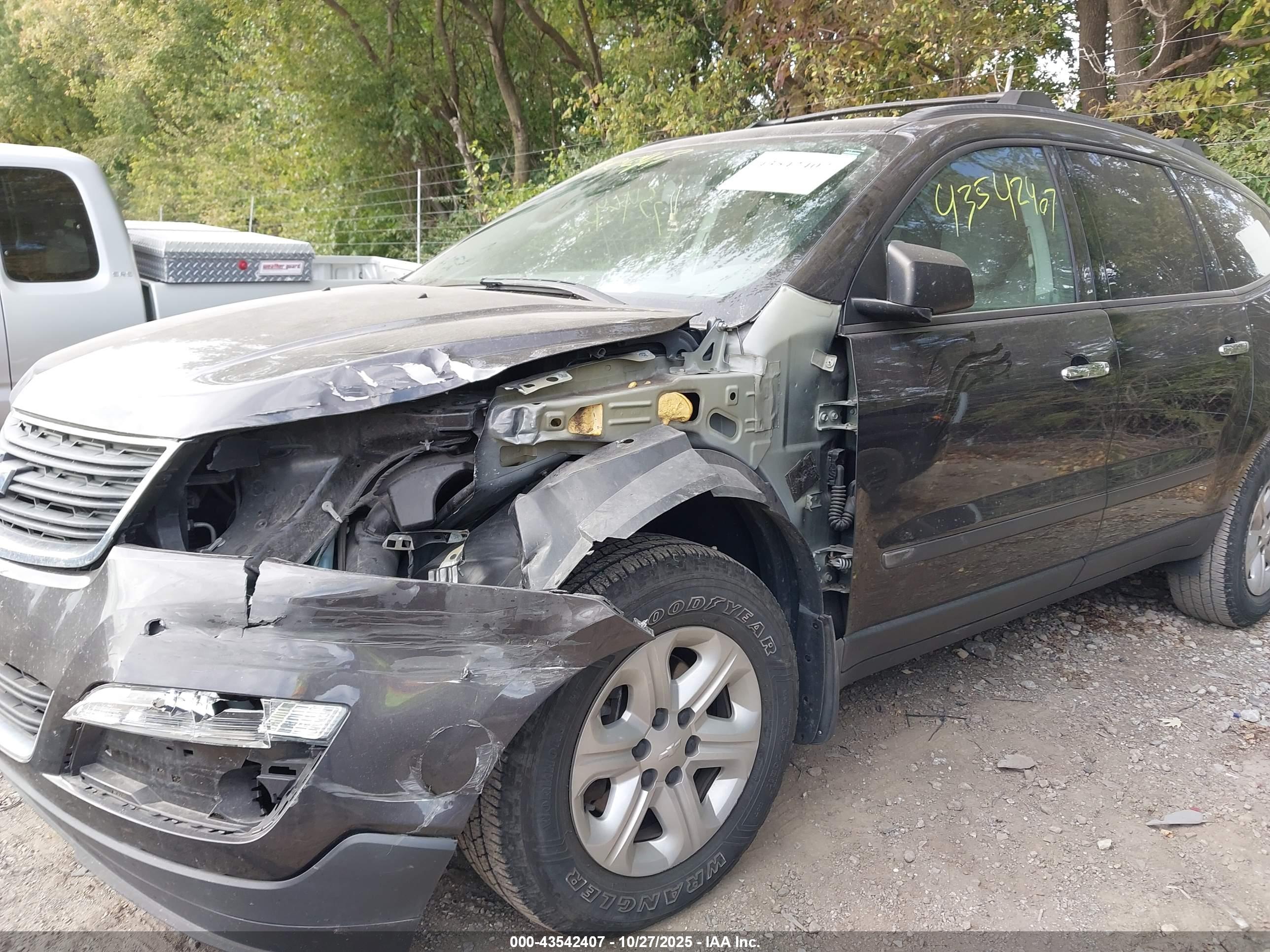 CHEVROLET TRAVERSE image 6