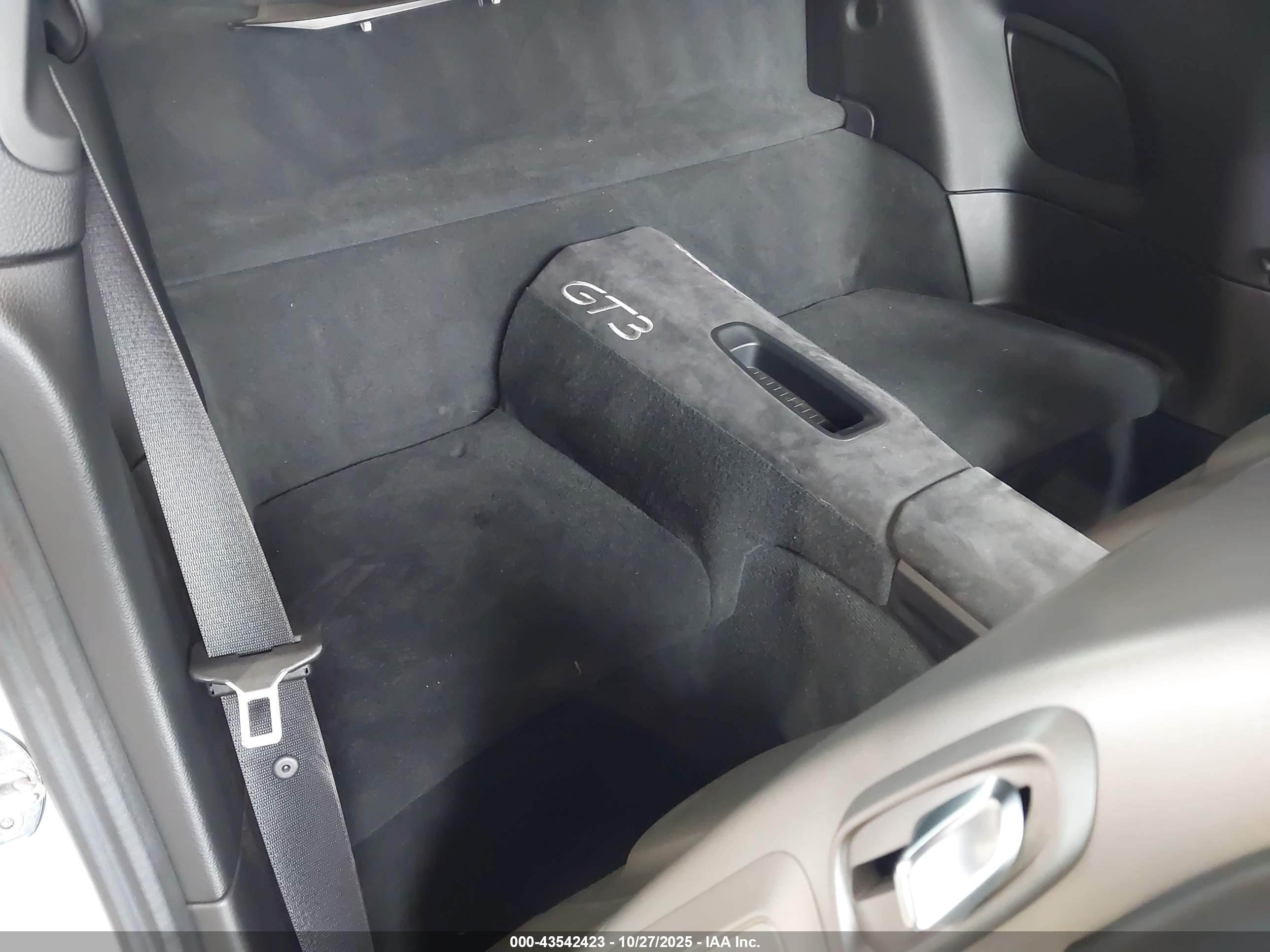 PORSCHE 911 image 8