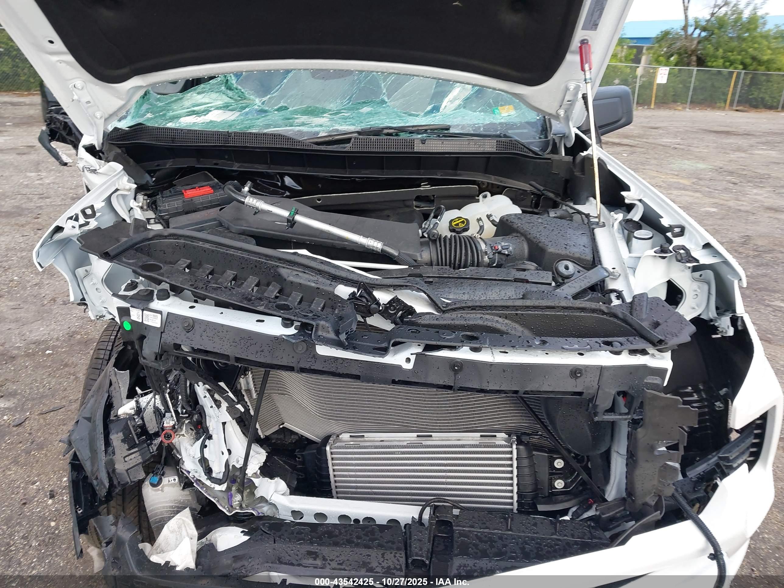 CHEVROLET SILVERADO image 10
