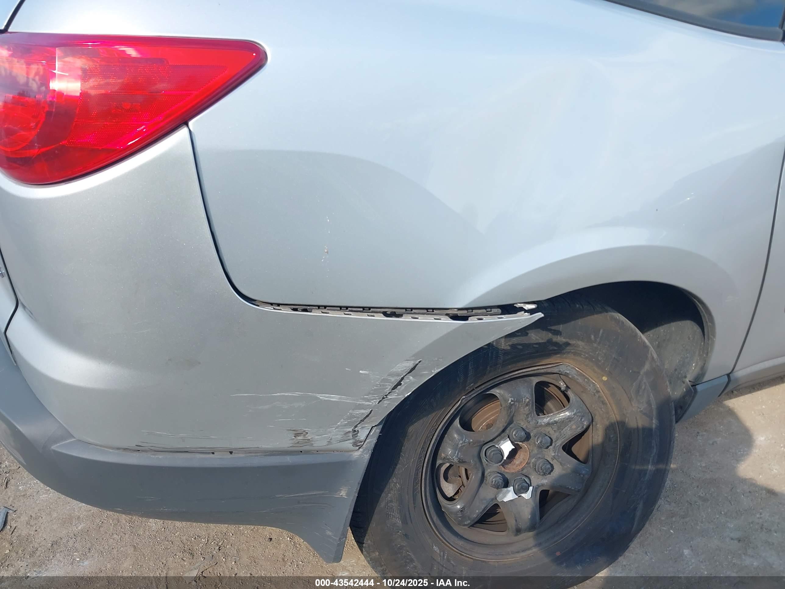 CHEVROLET TRAVERSE image 6
