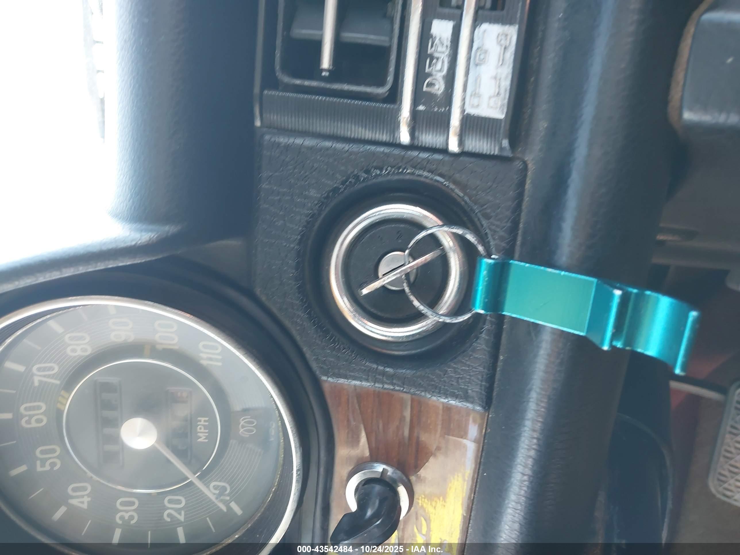 MERCEDES 300 image 11