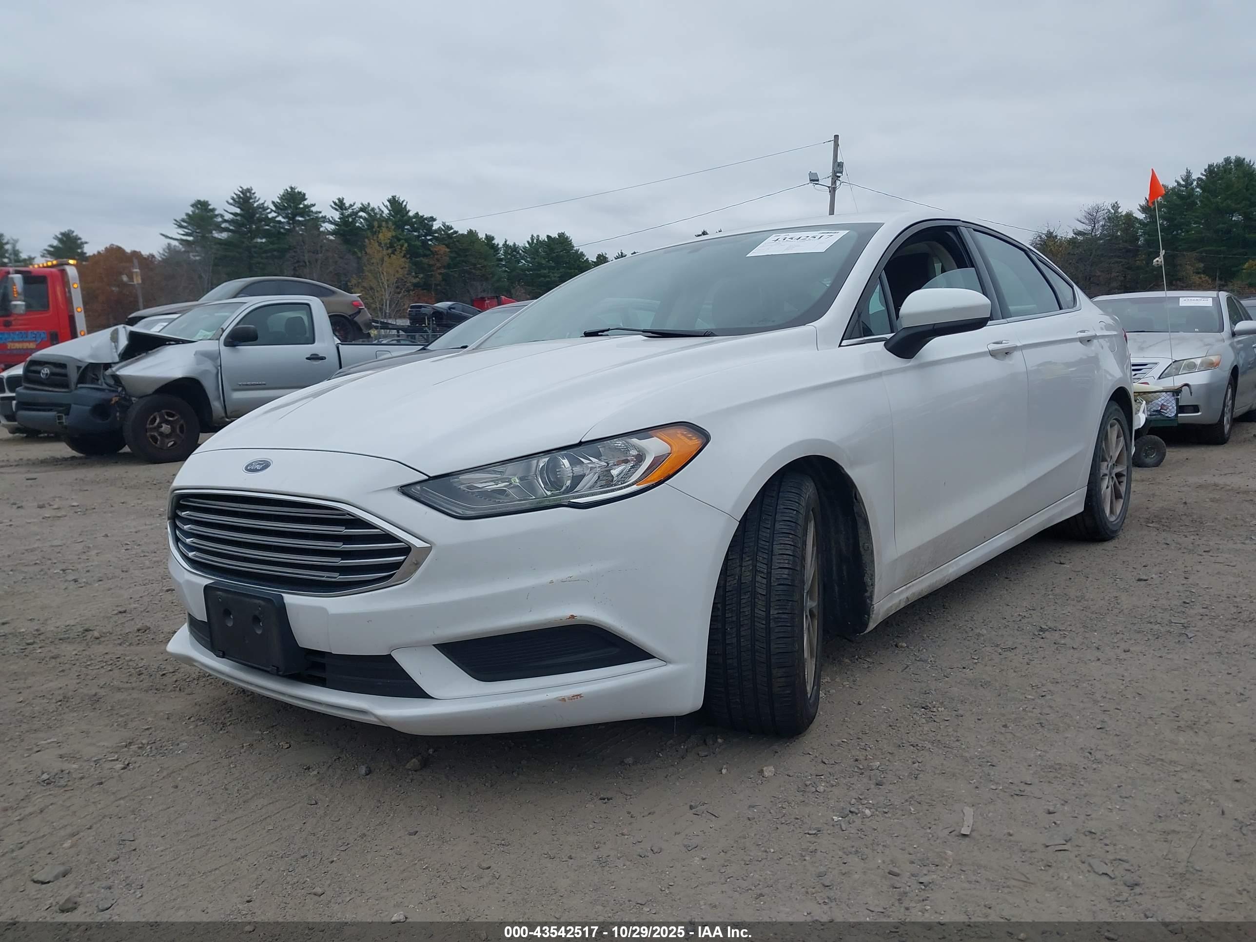 FORD FUSION image 2
