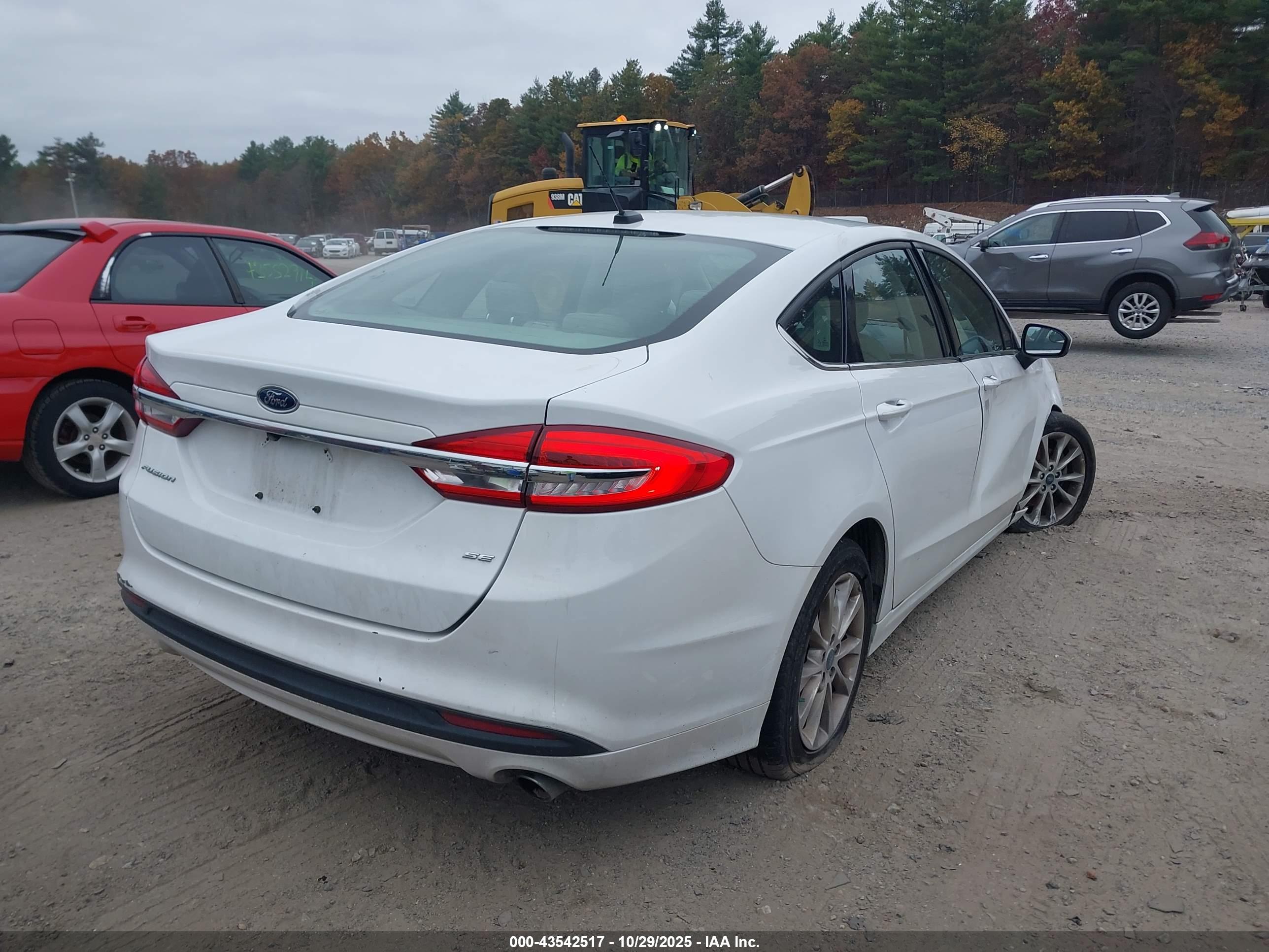 FORD FUSION image 4