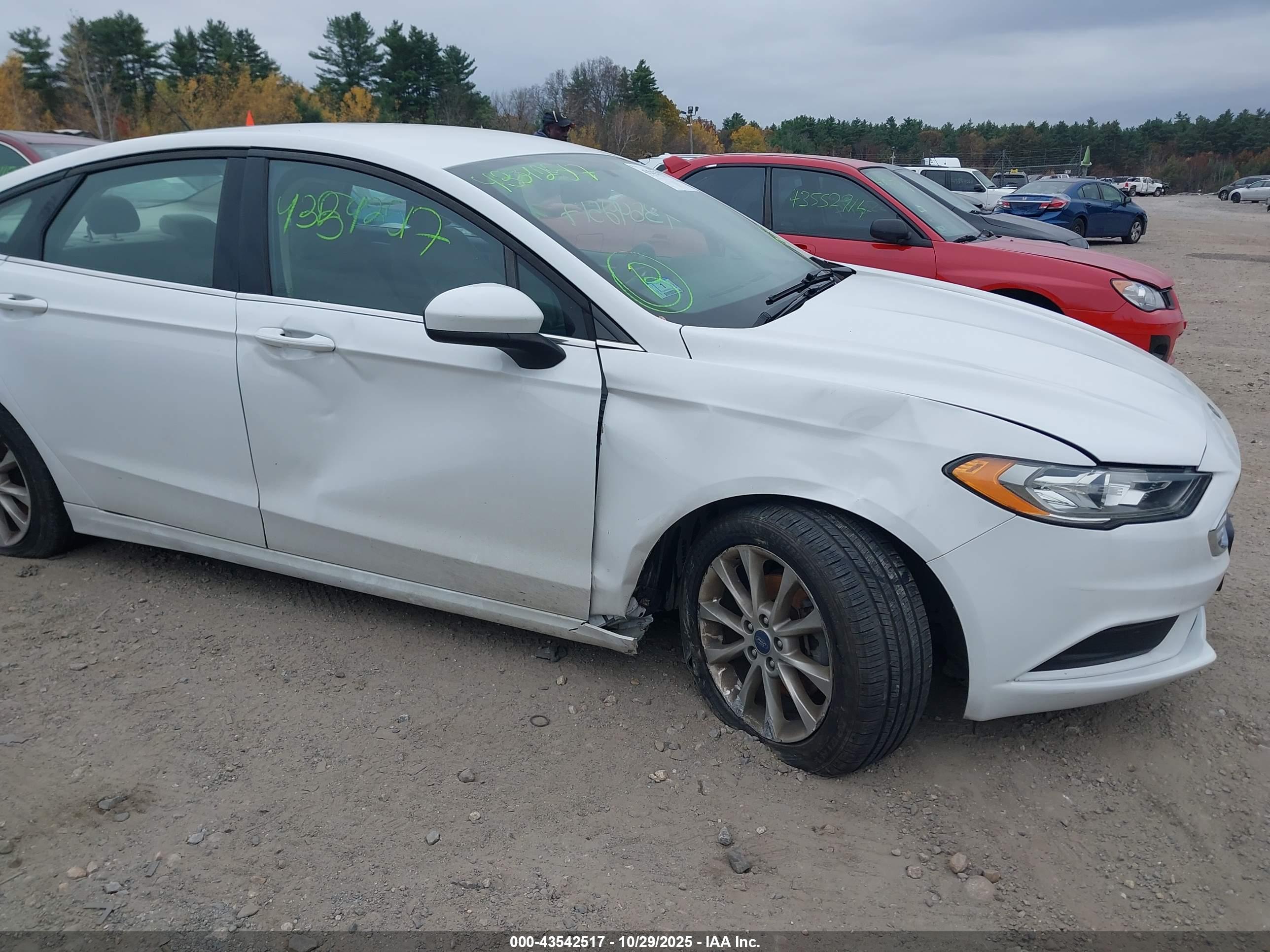 FORD FUSION image 6