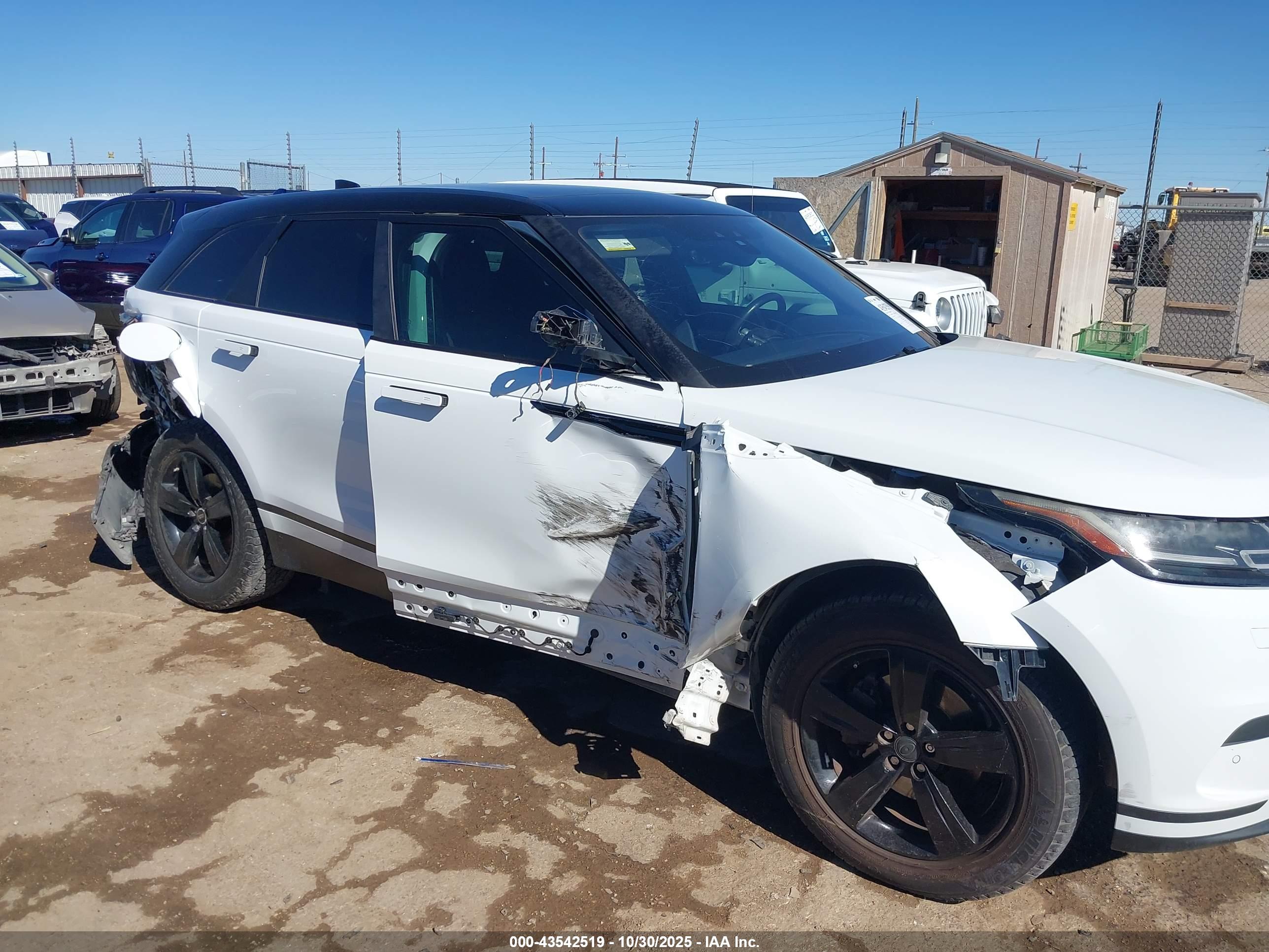 LAND ROVER image 6