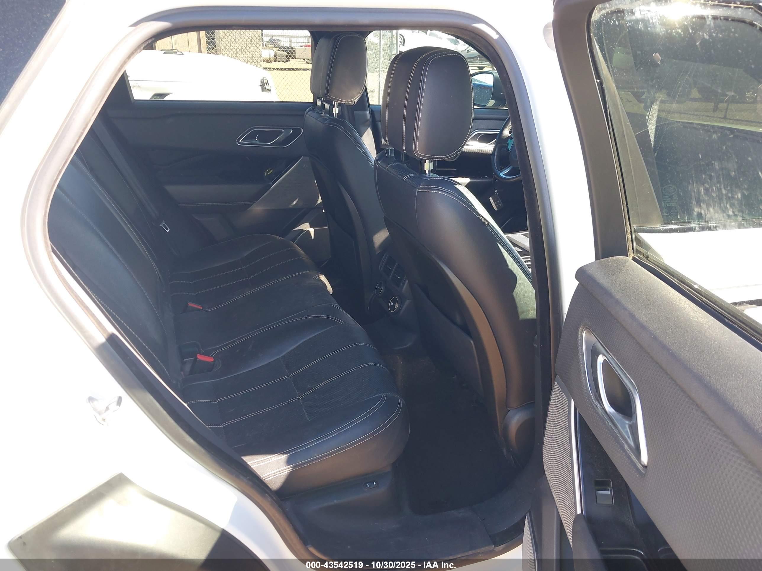 LAND ROVER image 8
