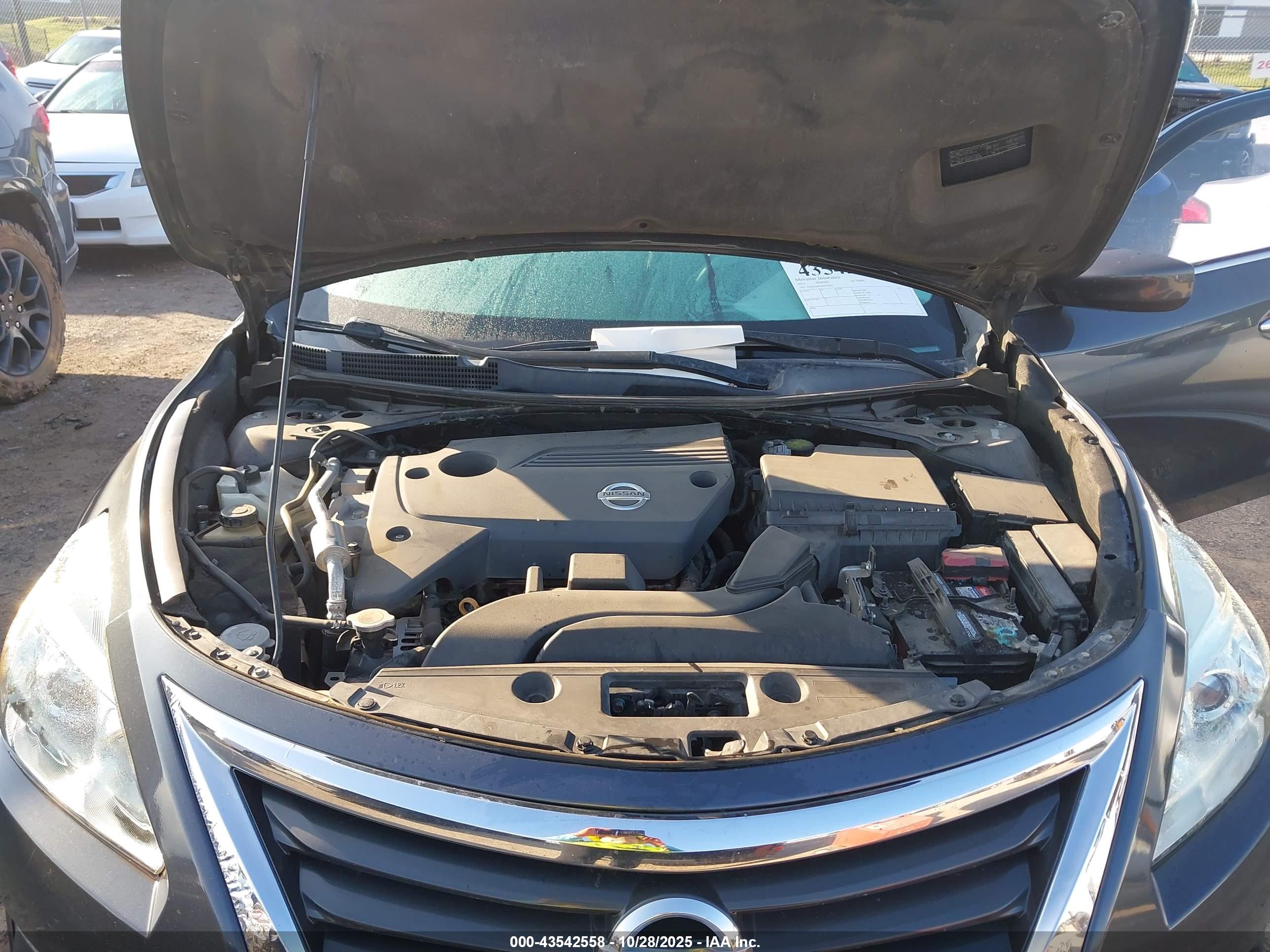 NISSAN ALTIMA image 10