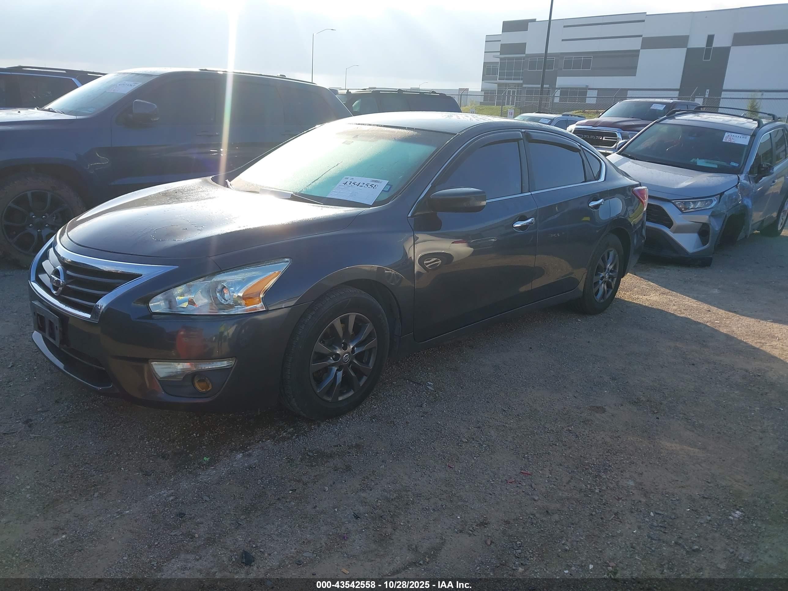 NISSAN ALTIMA image 2