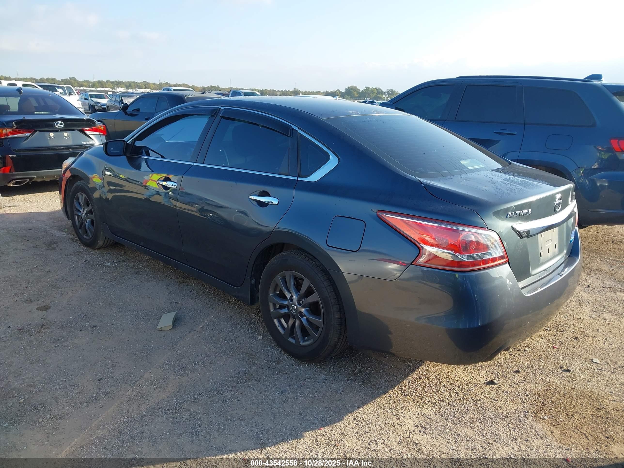 NISSAN ALTIMA image 3