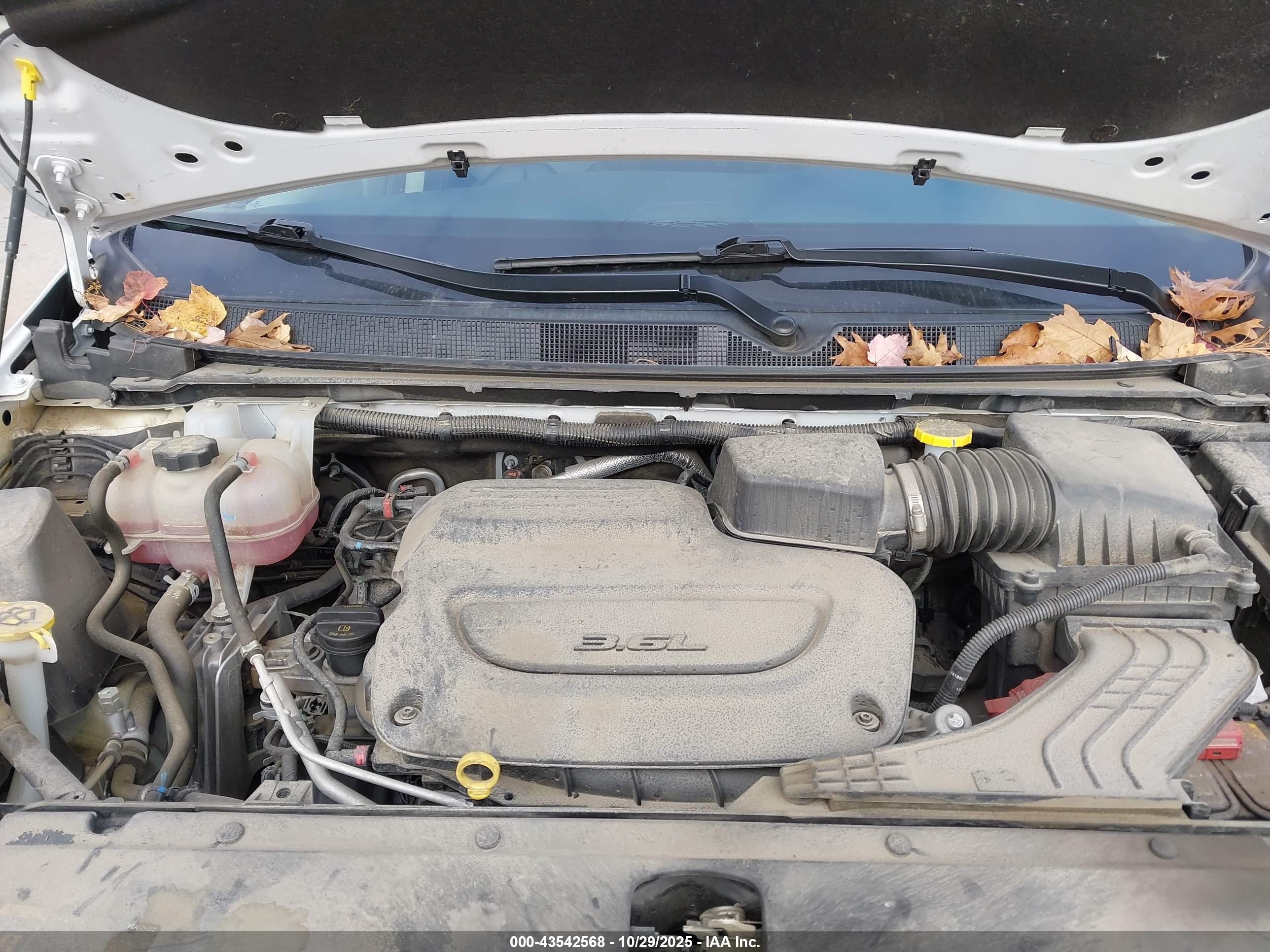 CHRYSLER PACIFICA image 10