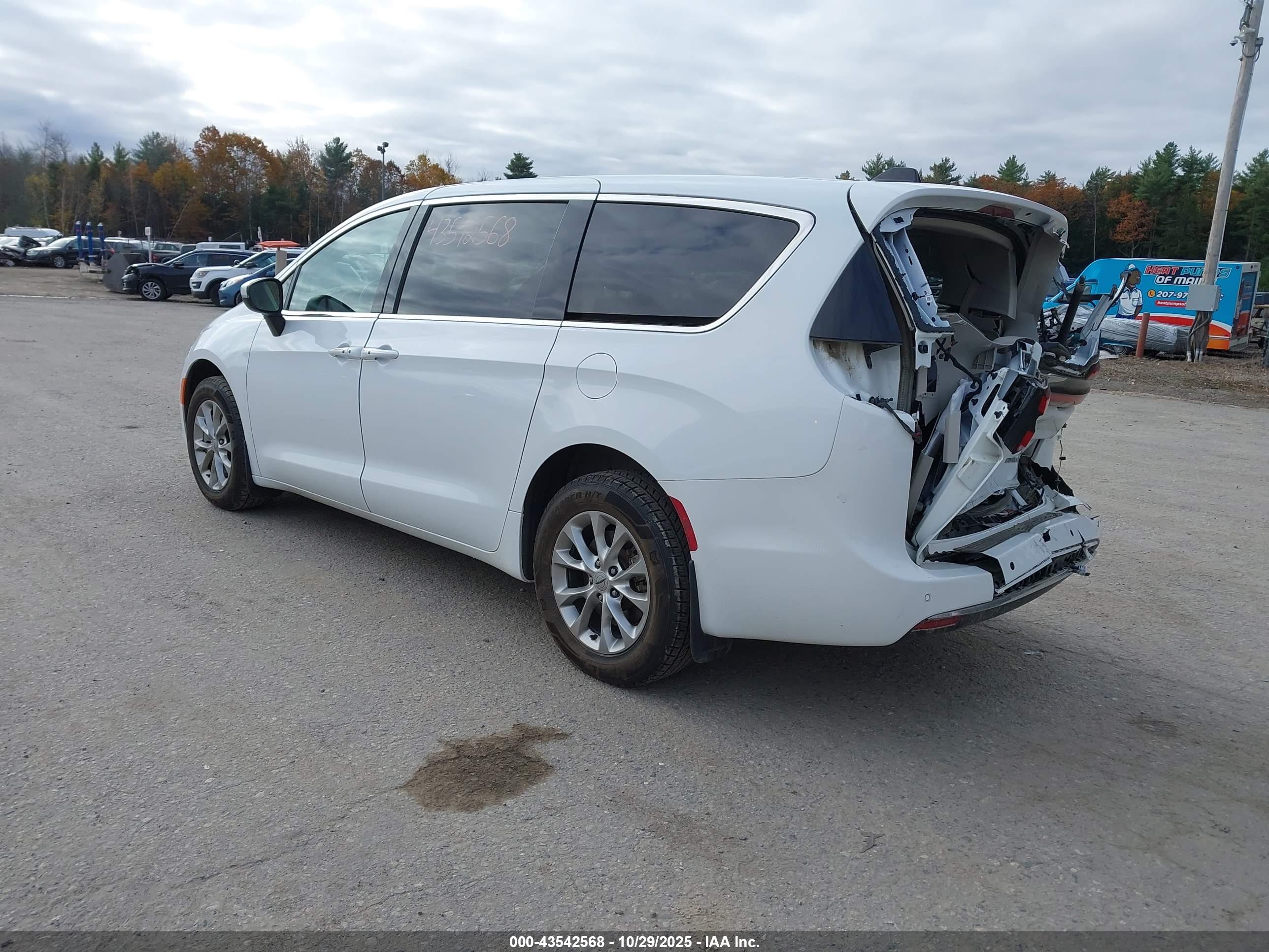CHRYSLER PACIFICA image 3