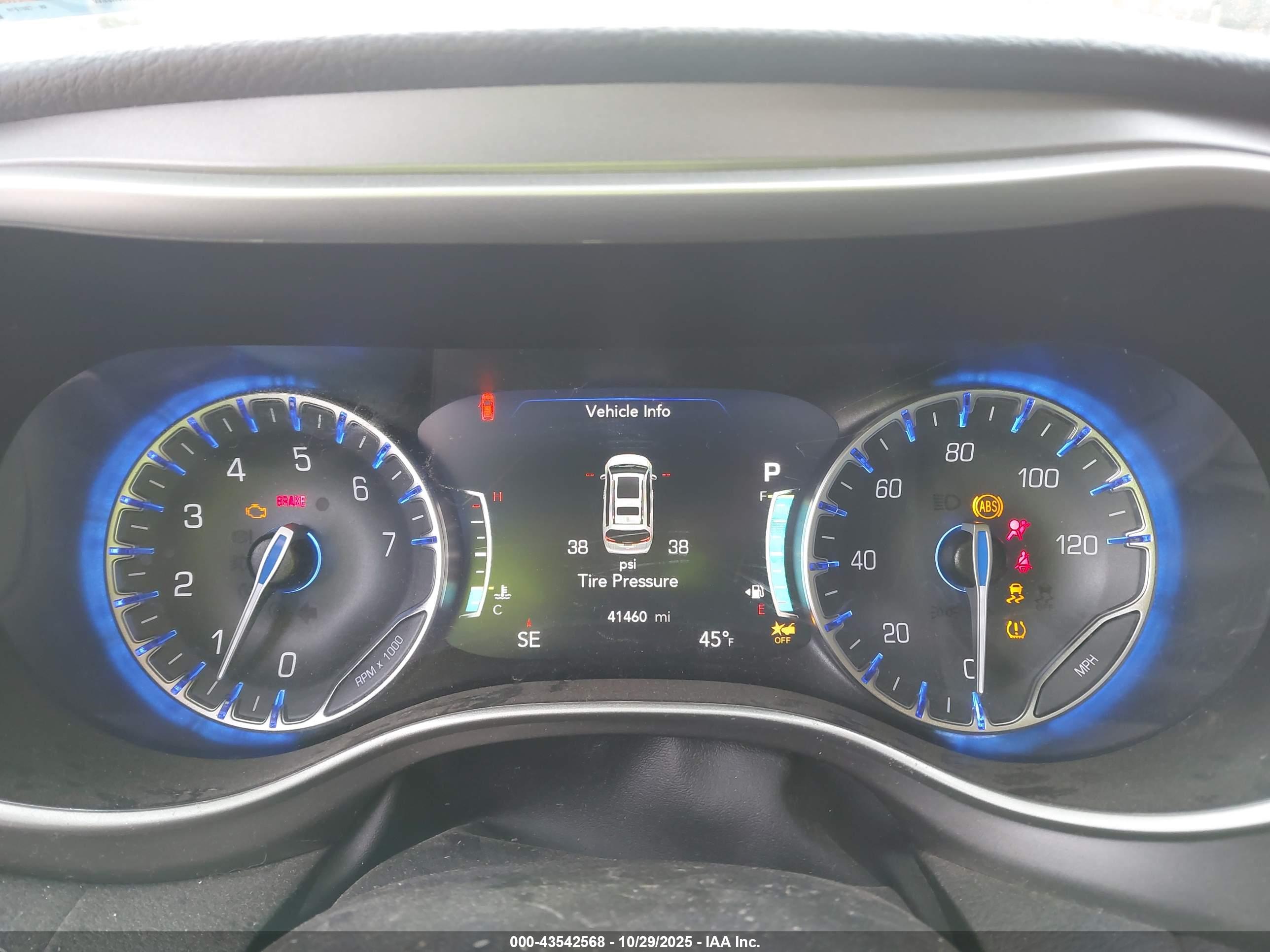 CHRYSLER PACIFICA image 7