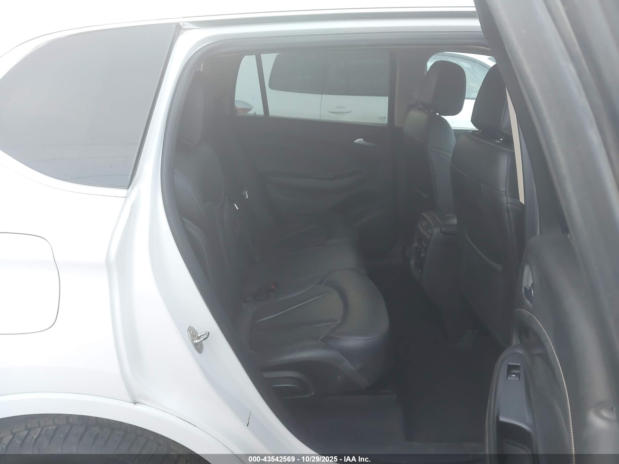 BUICK ENVISION image 8