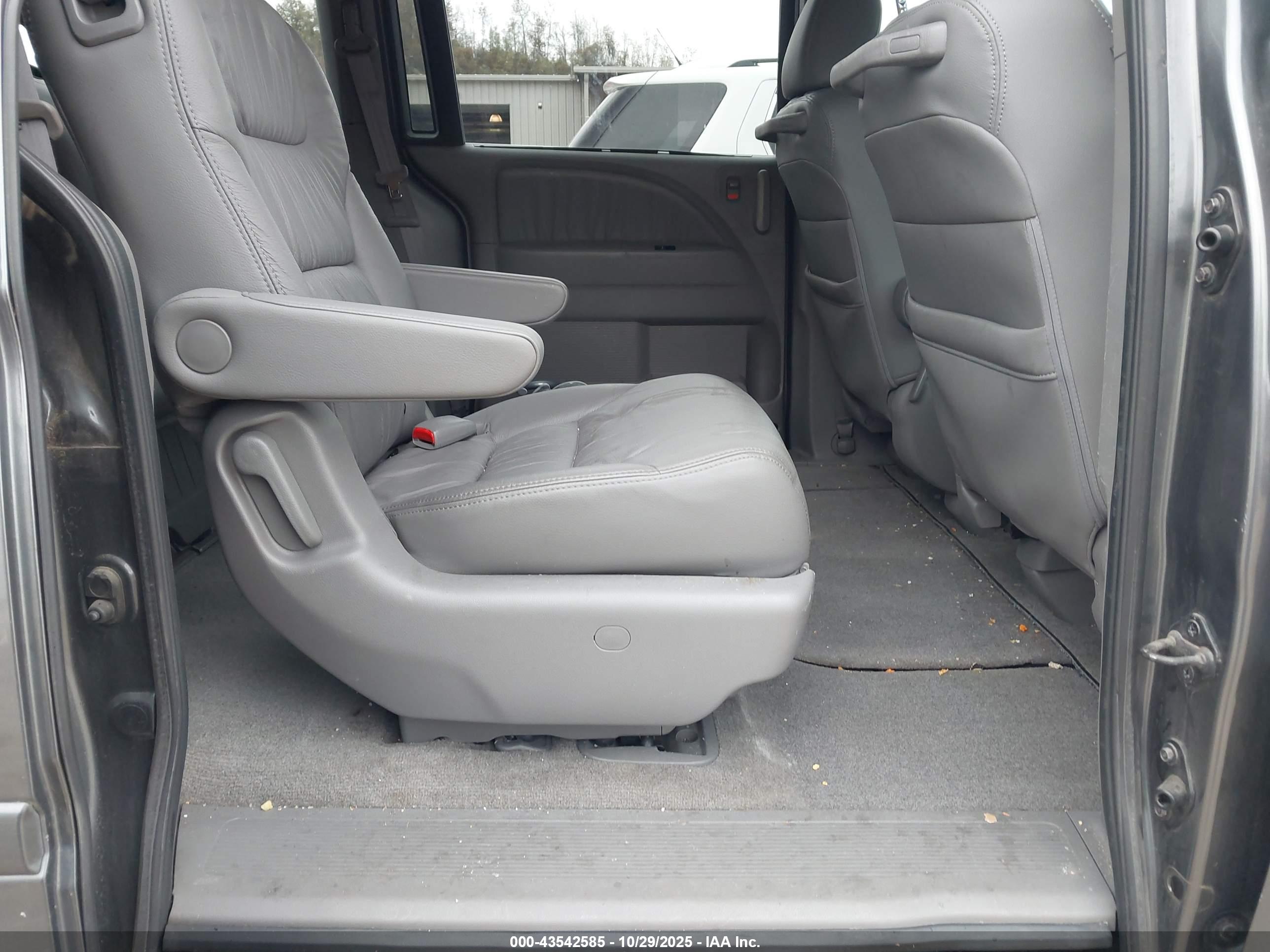 HONDA ODYSSEY image 8