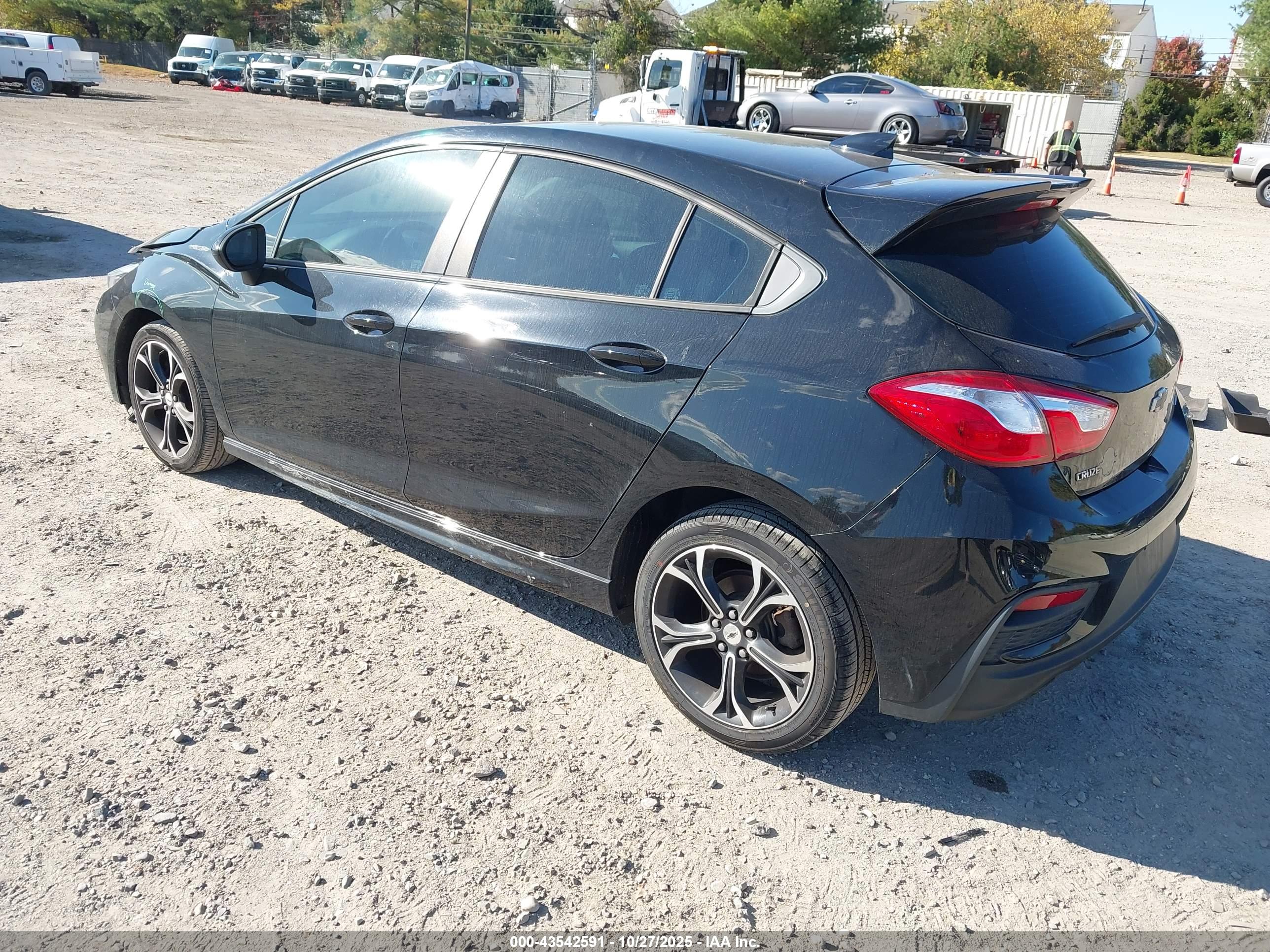 CHEVROLET CRUZE image 3
