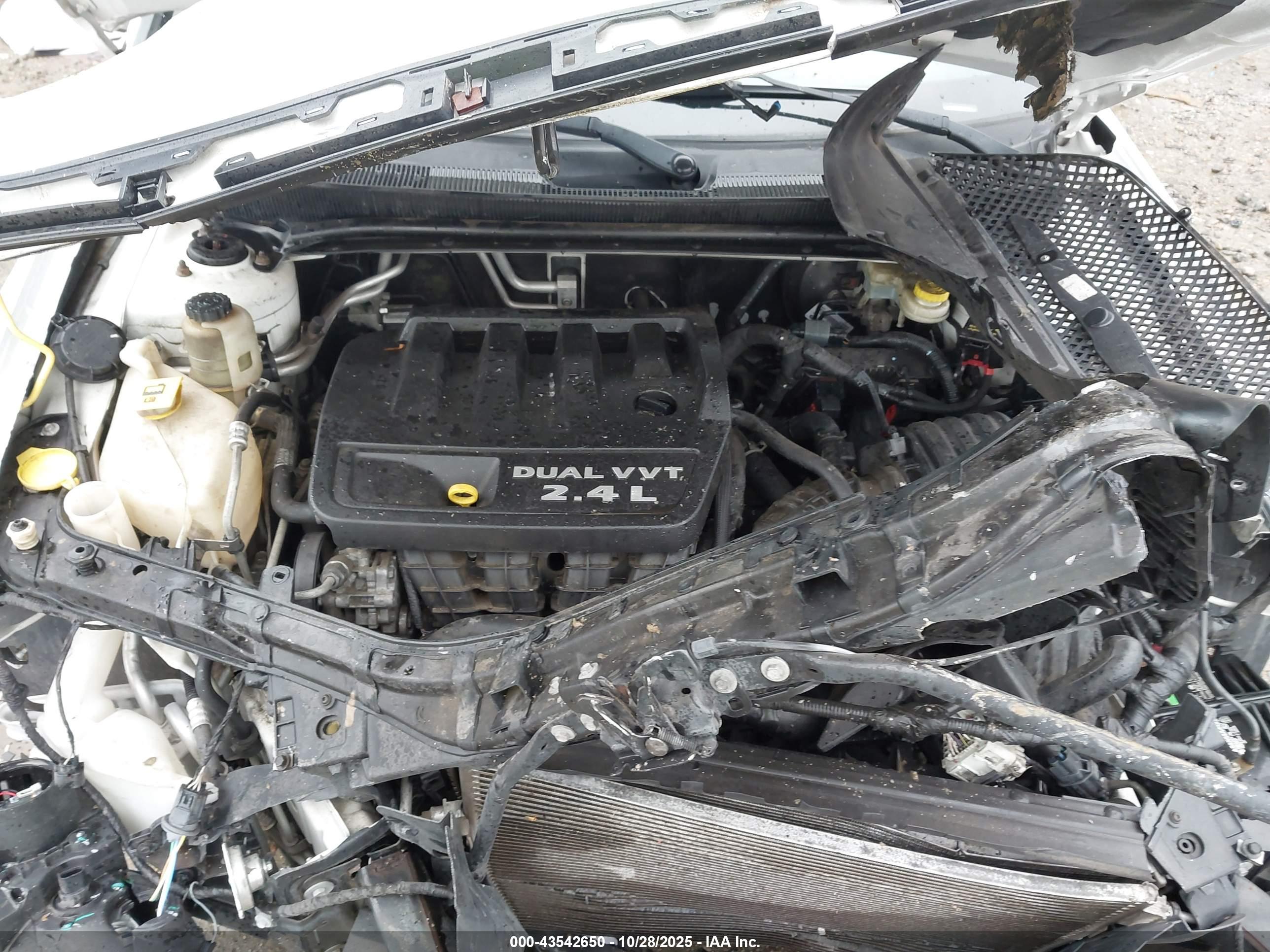 CHRYSLER 200 image 10