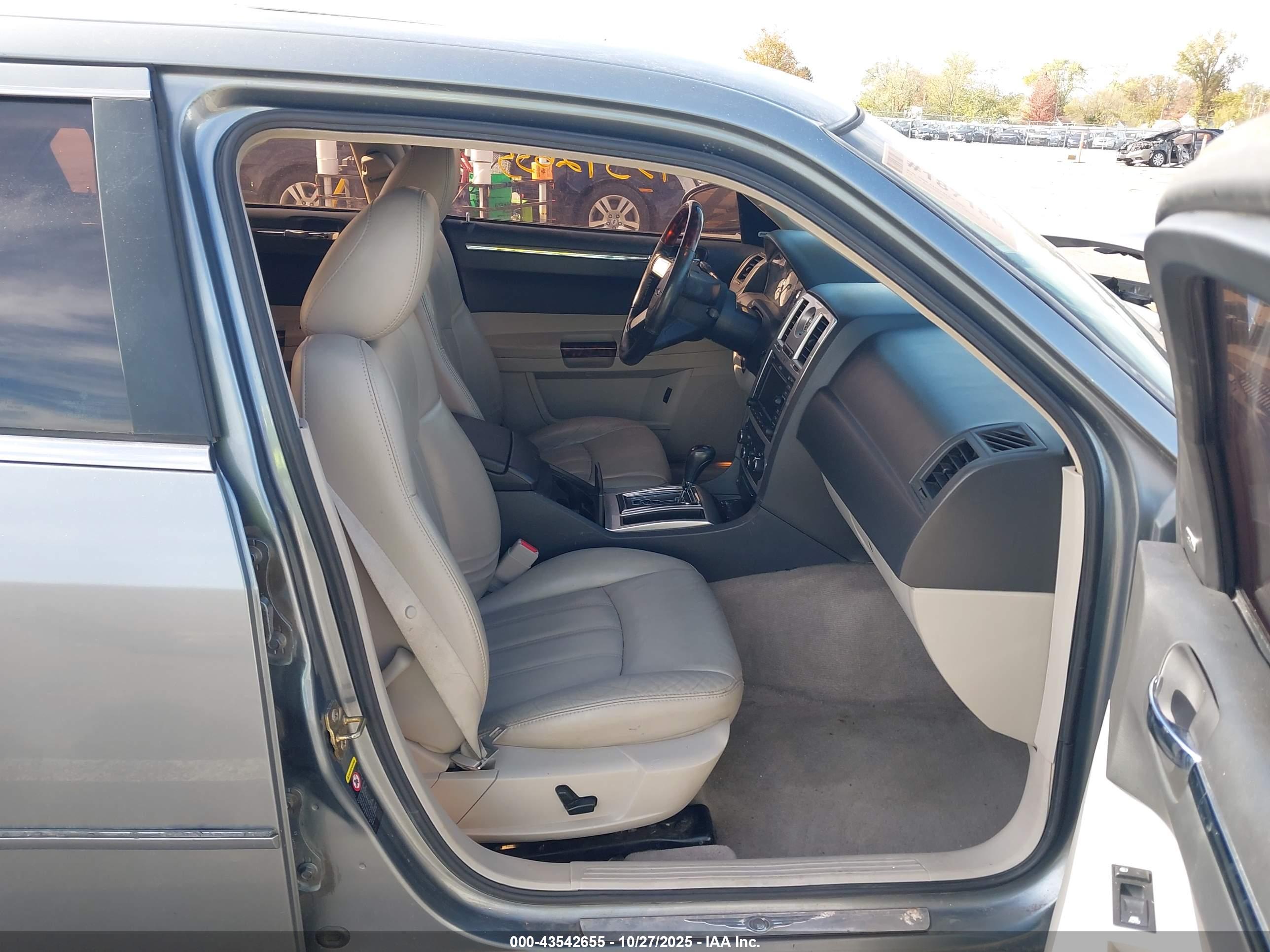 CHRYSLER 300C image 5