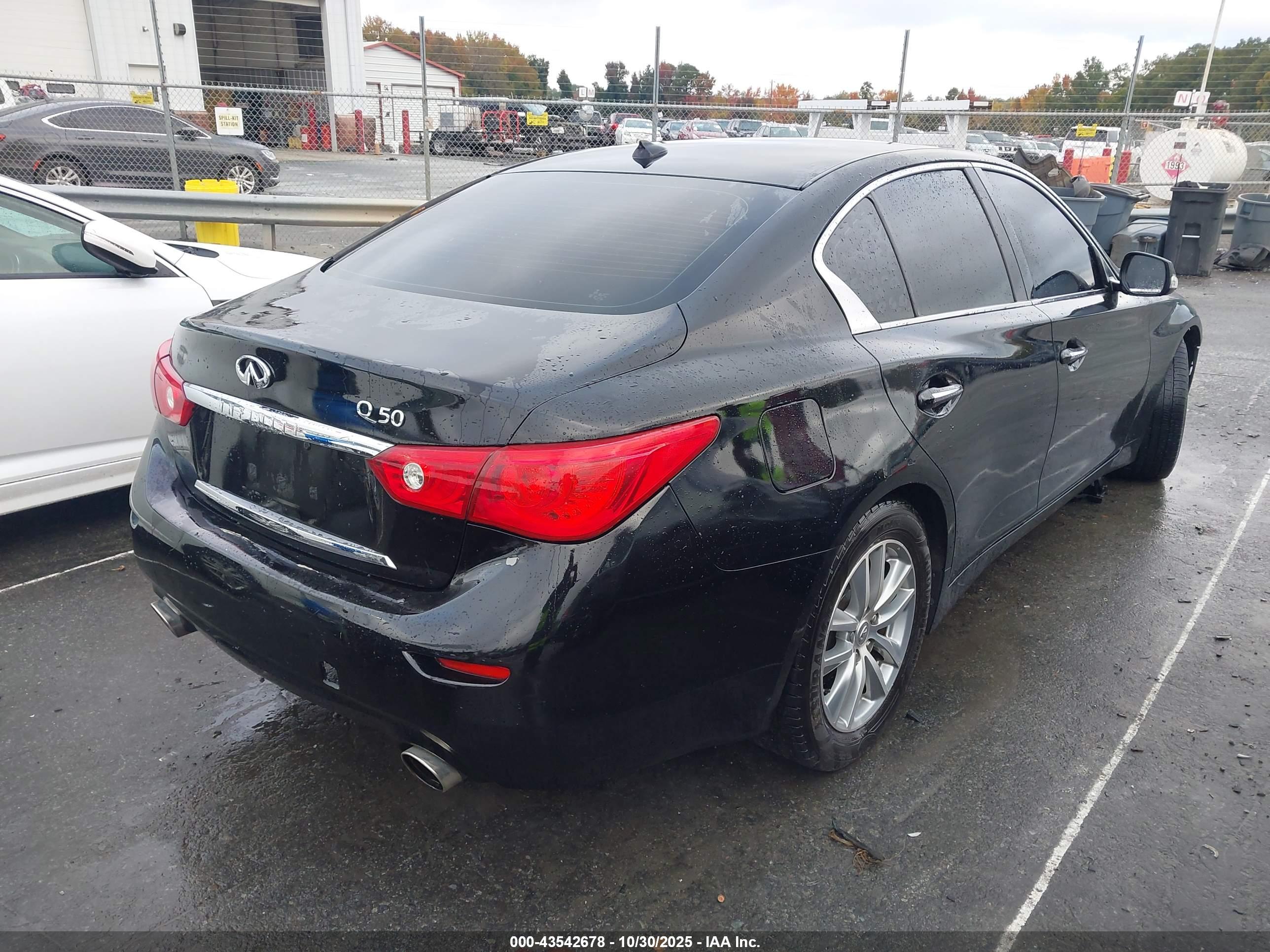 INFINITI Q50 image 4