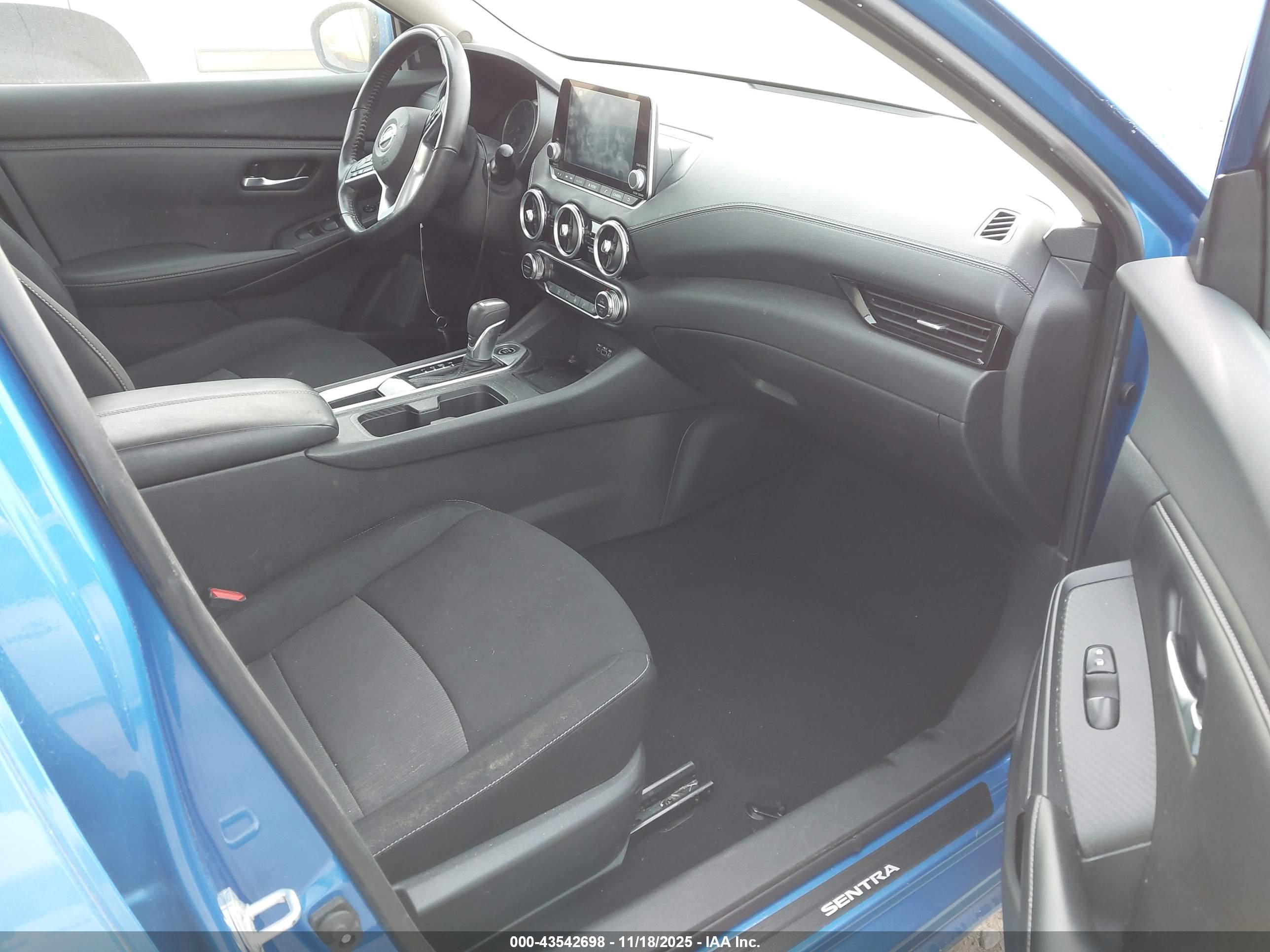 NISSAN SENTRA image 5