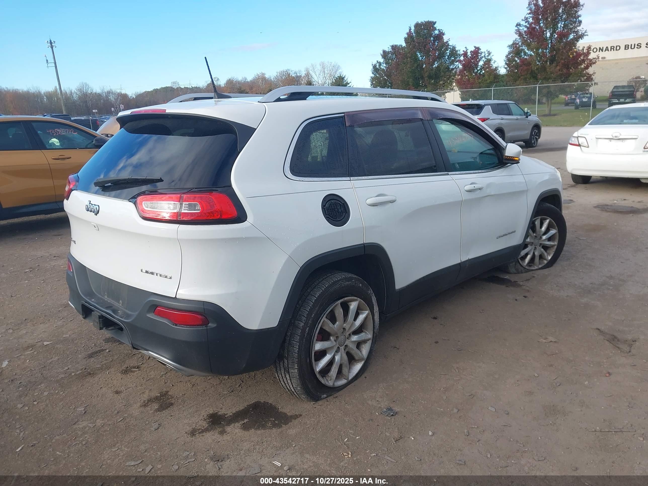 JEEP CHEROKEE image 4