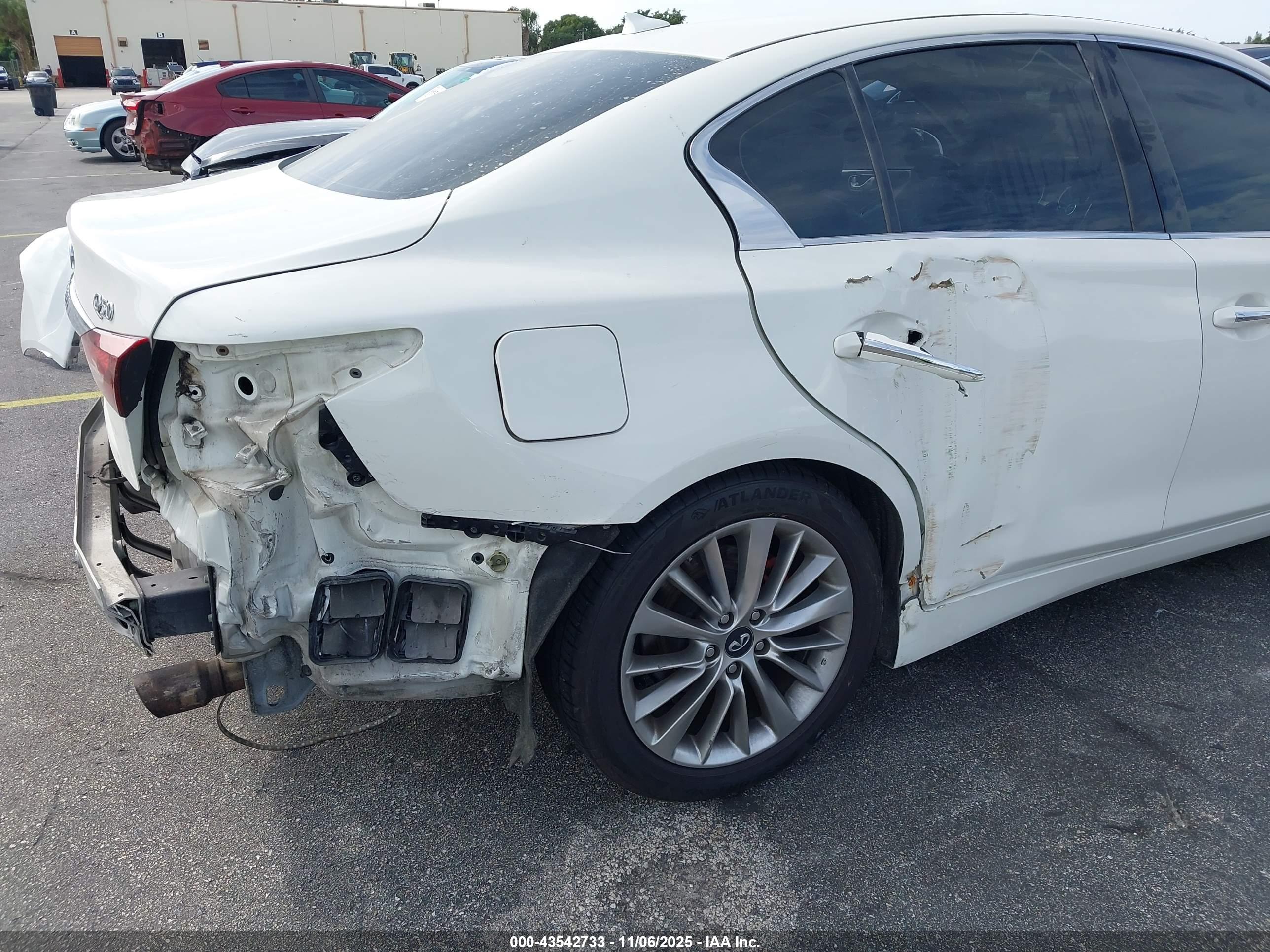 INFINITI Q50 image 6