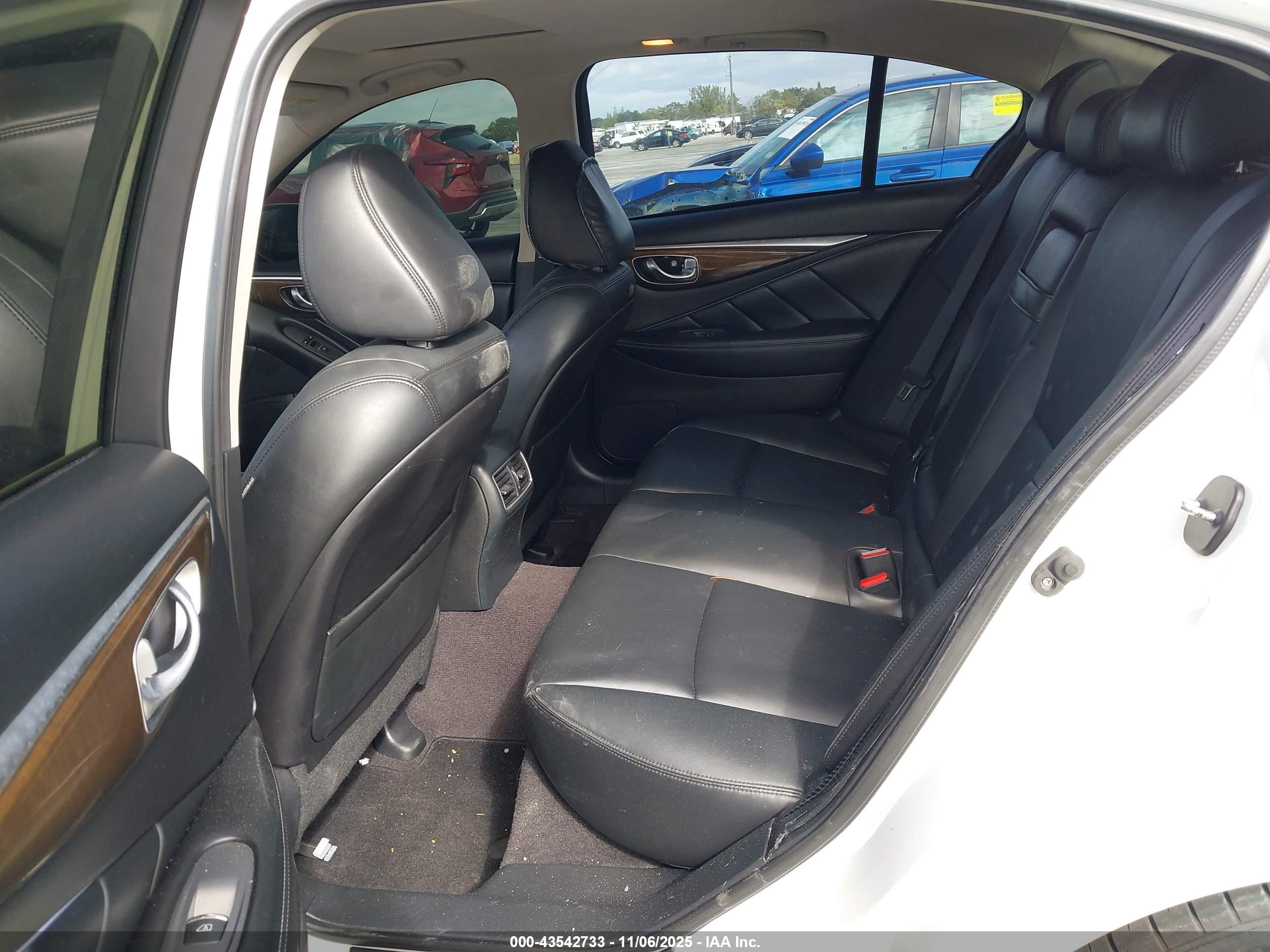 INFINITI Q50 image 8