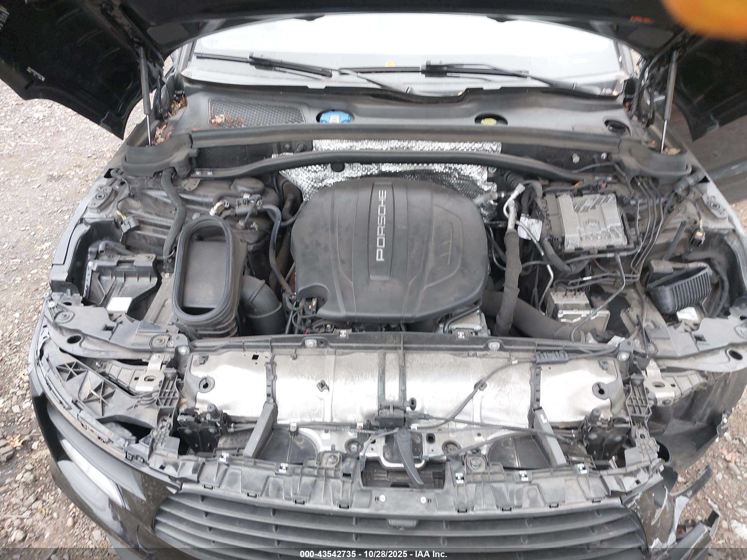 PORSCHE MACAN image 10
