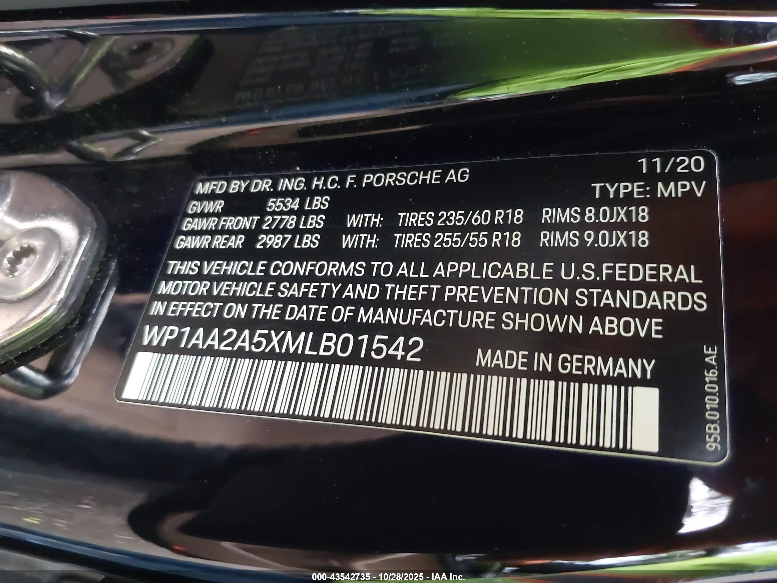 PORSCHE MACAN image 9