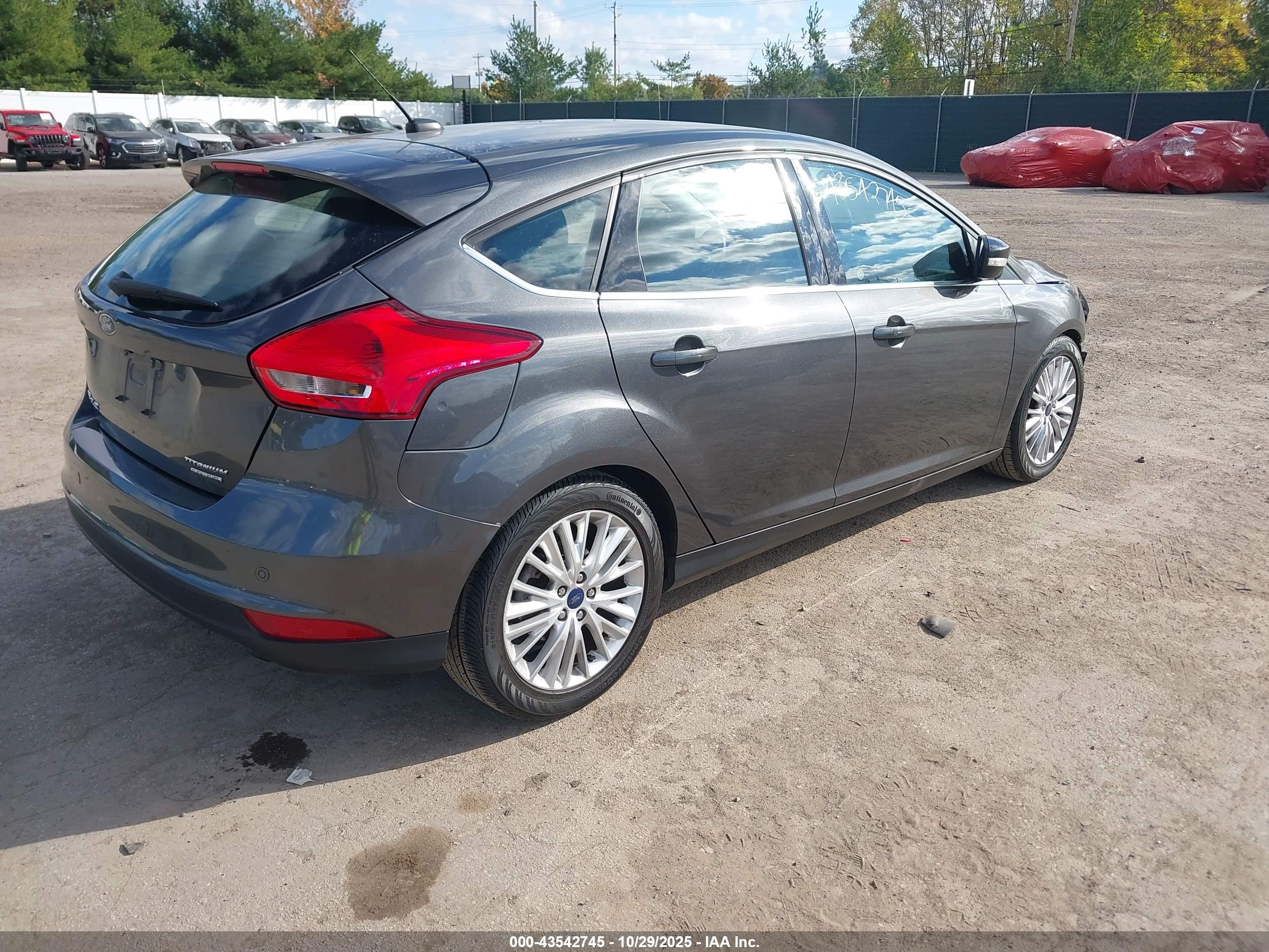 FORD FOCUS image 4