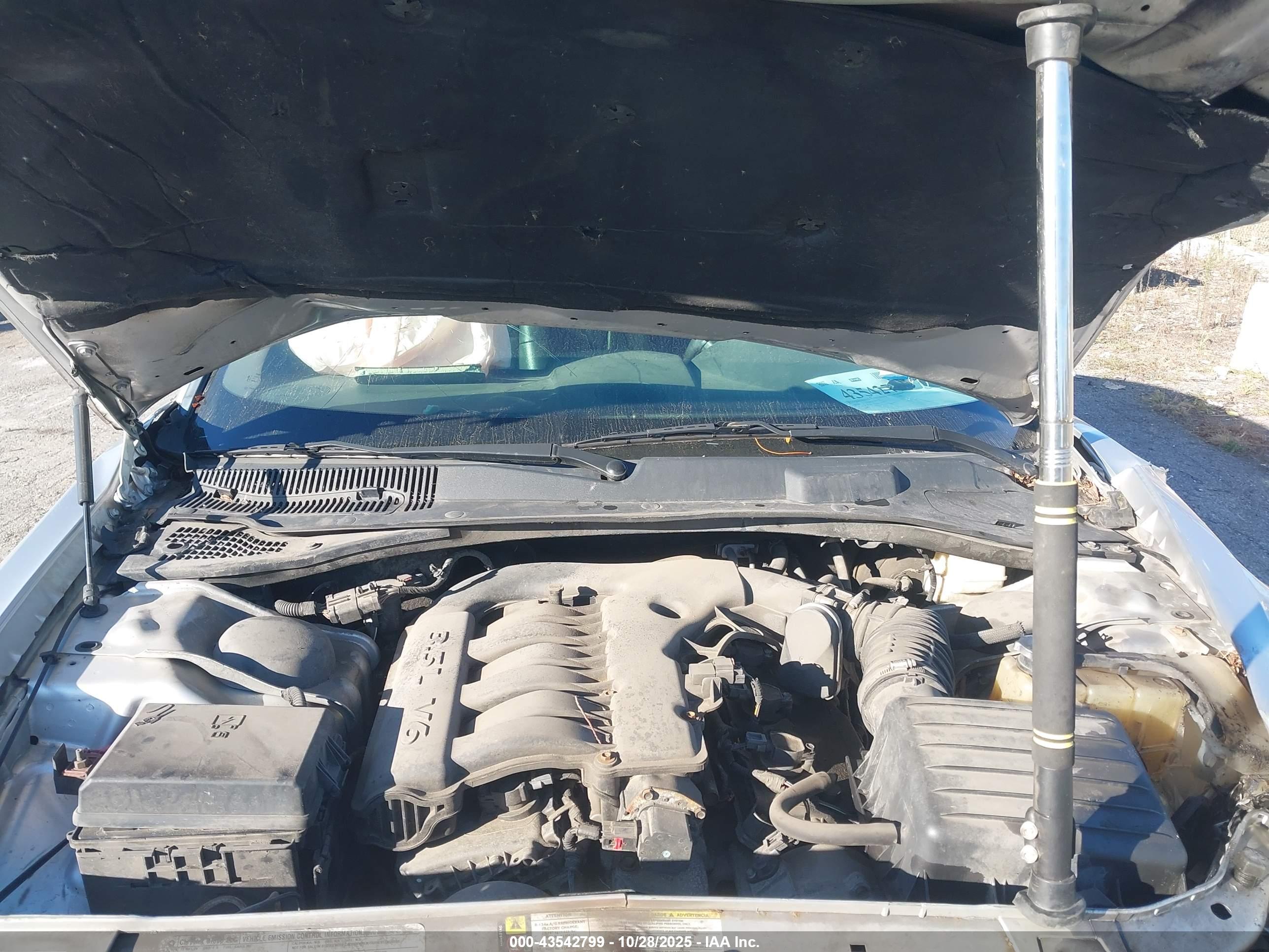 CHRYSLER 300 image 10