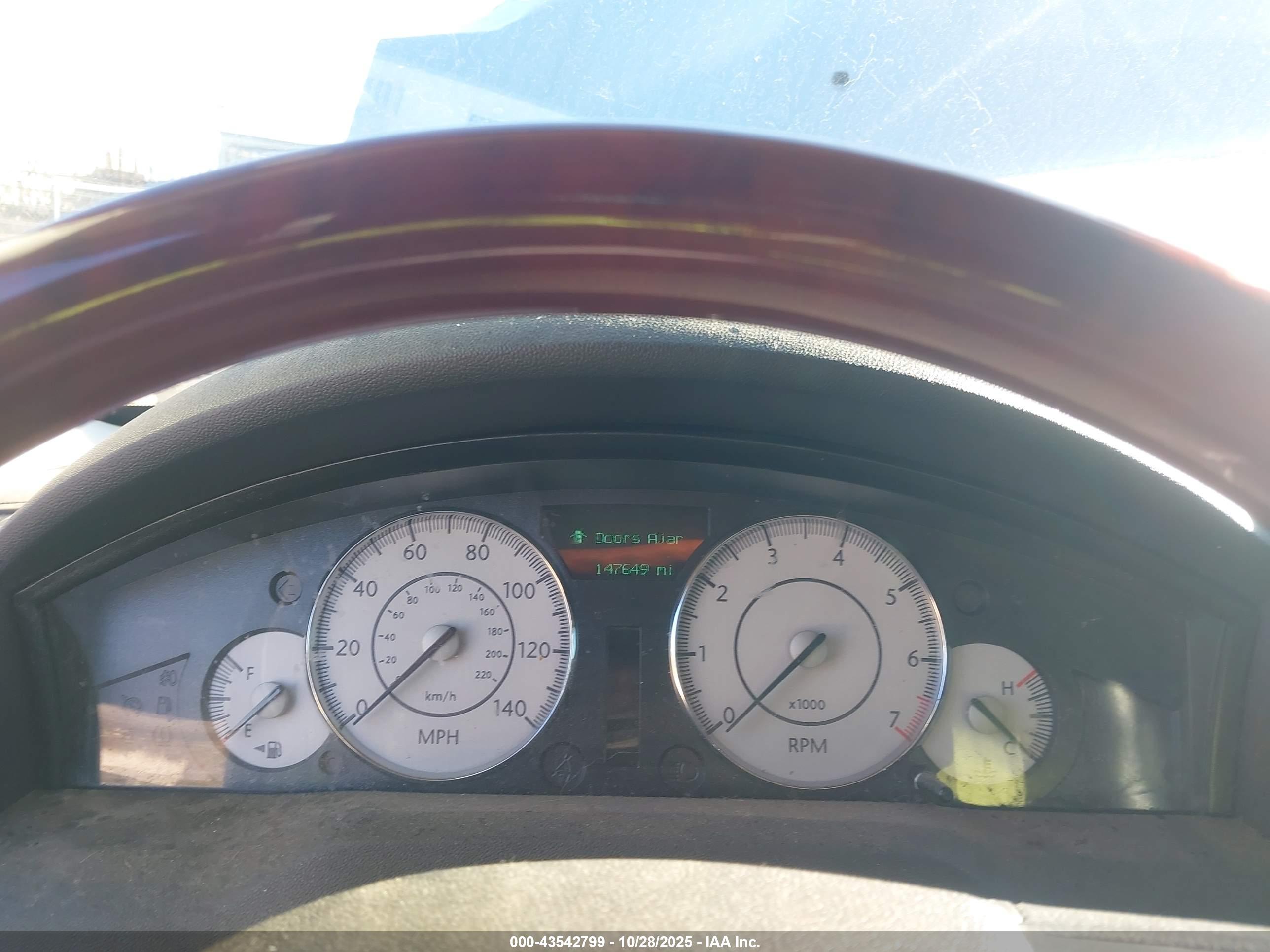 CHRYSLER 300 image 7