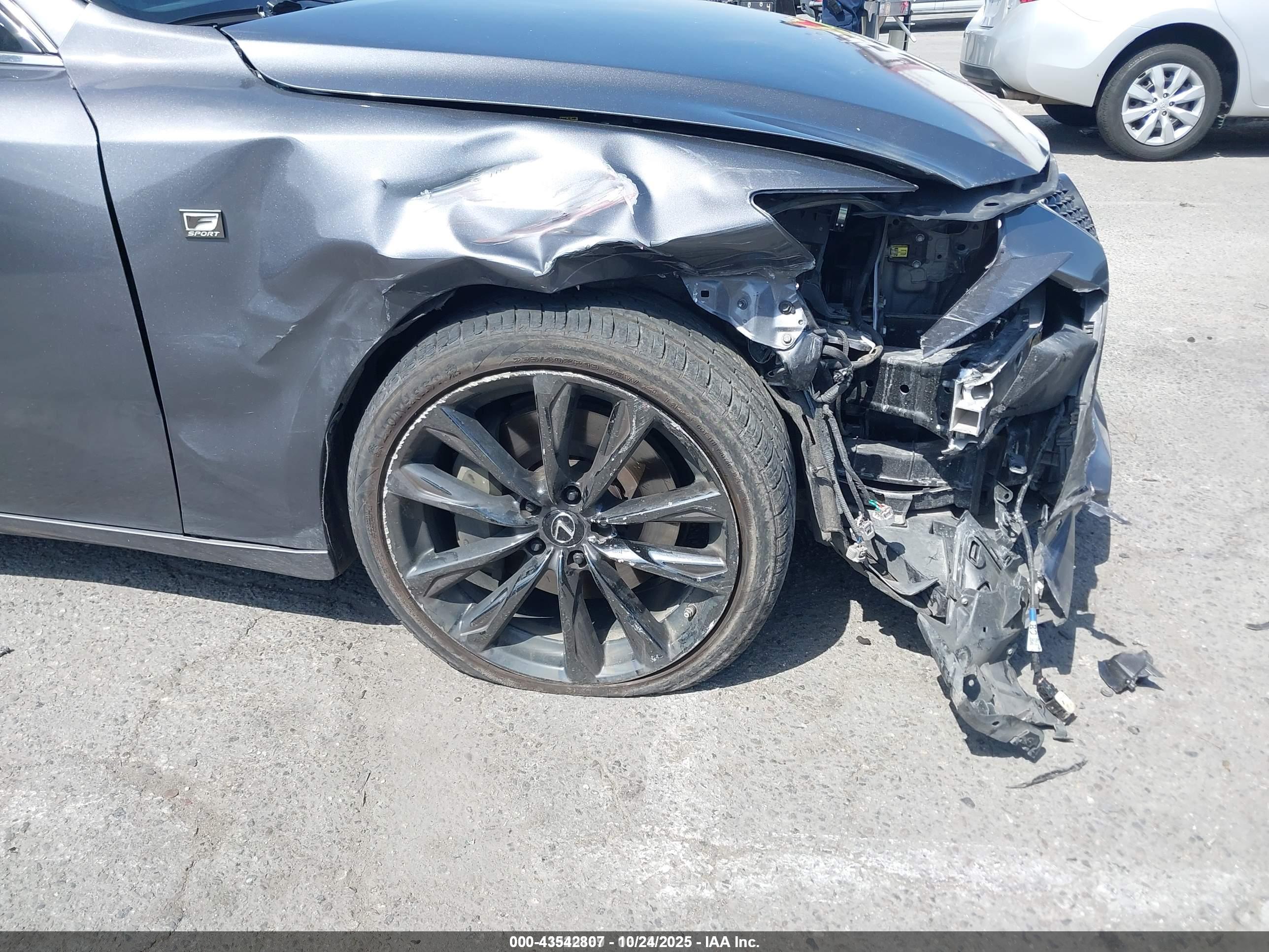 LEXUS IS image 6