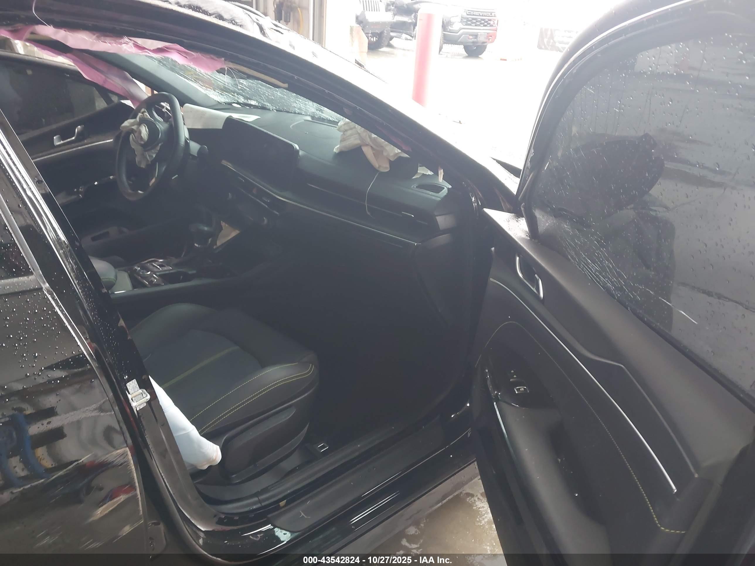 KIA K5 image 5
