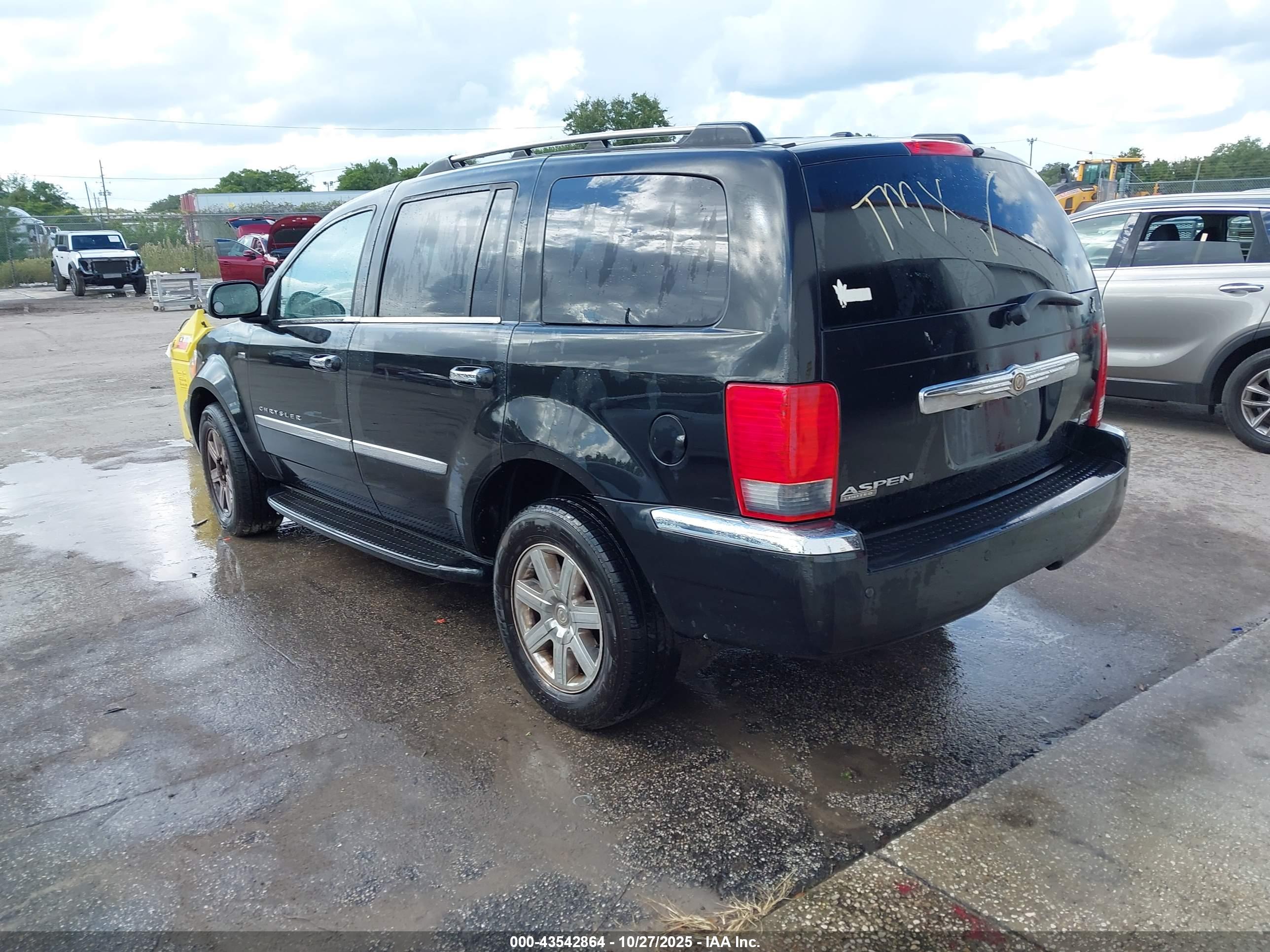 CHRYSLER ASPEN image 3