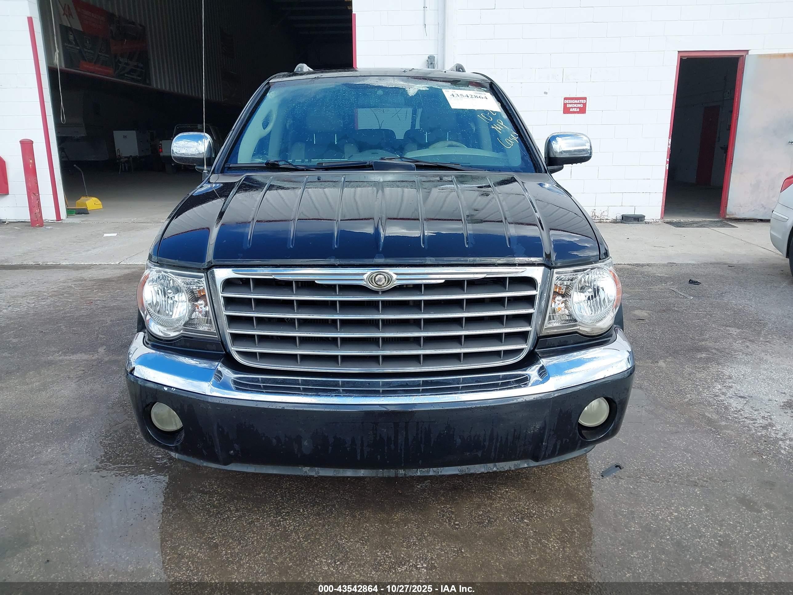 CHRYSLER ASPEN image 6