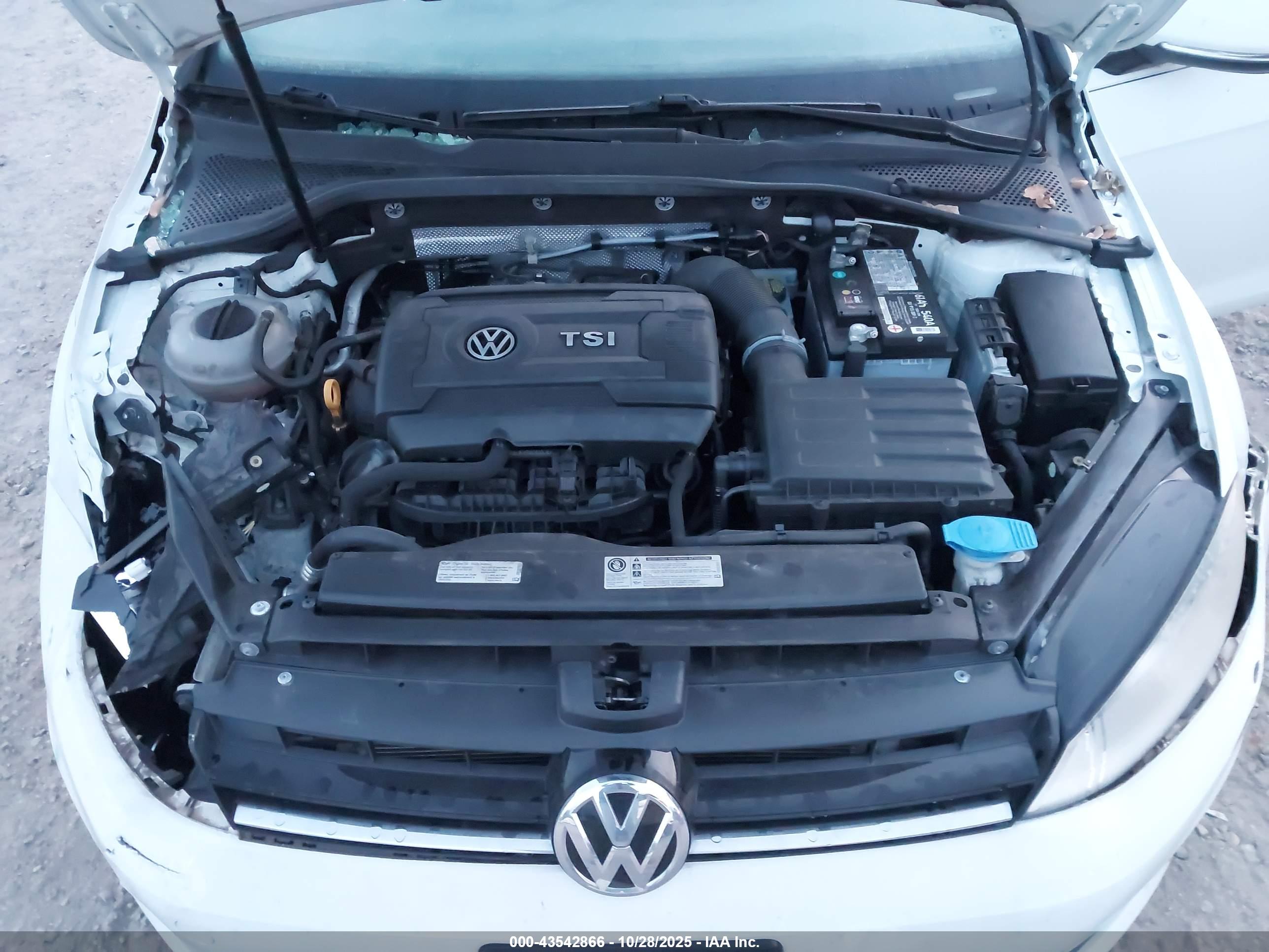 VOLKSWAGEN GOLF image 10