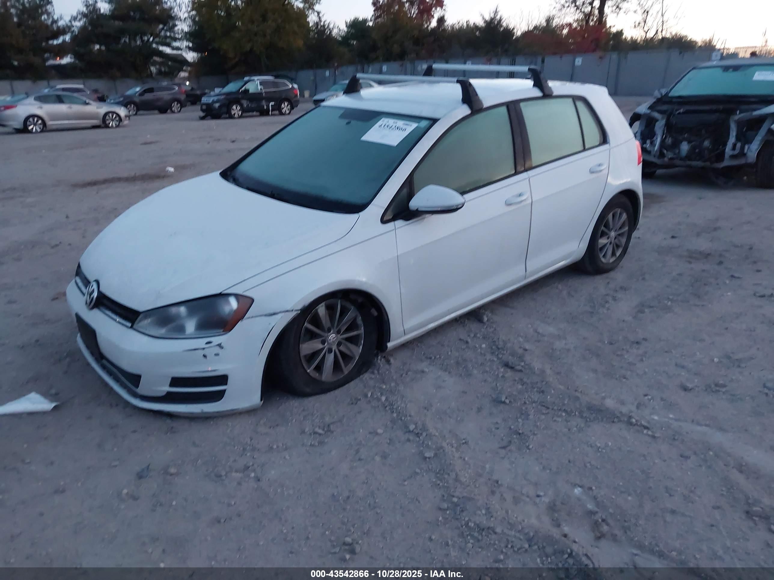 VOLKSWAGEN GOLF image 2