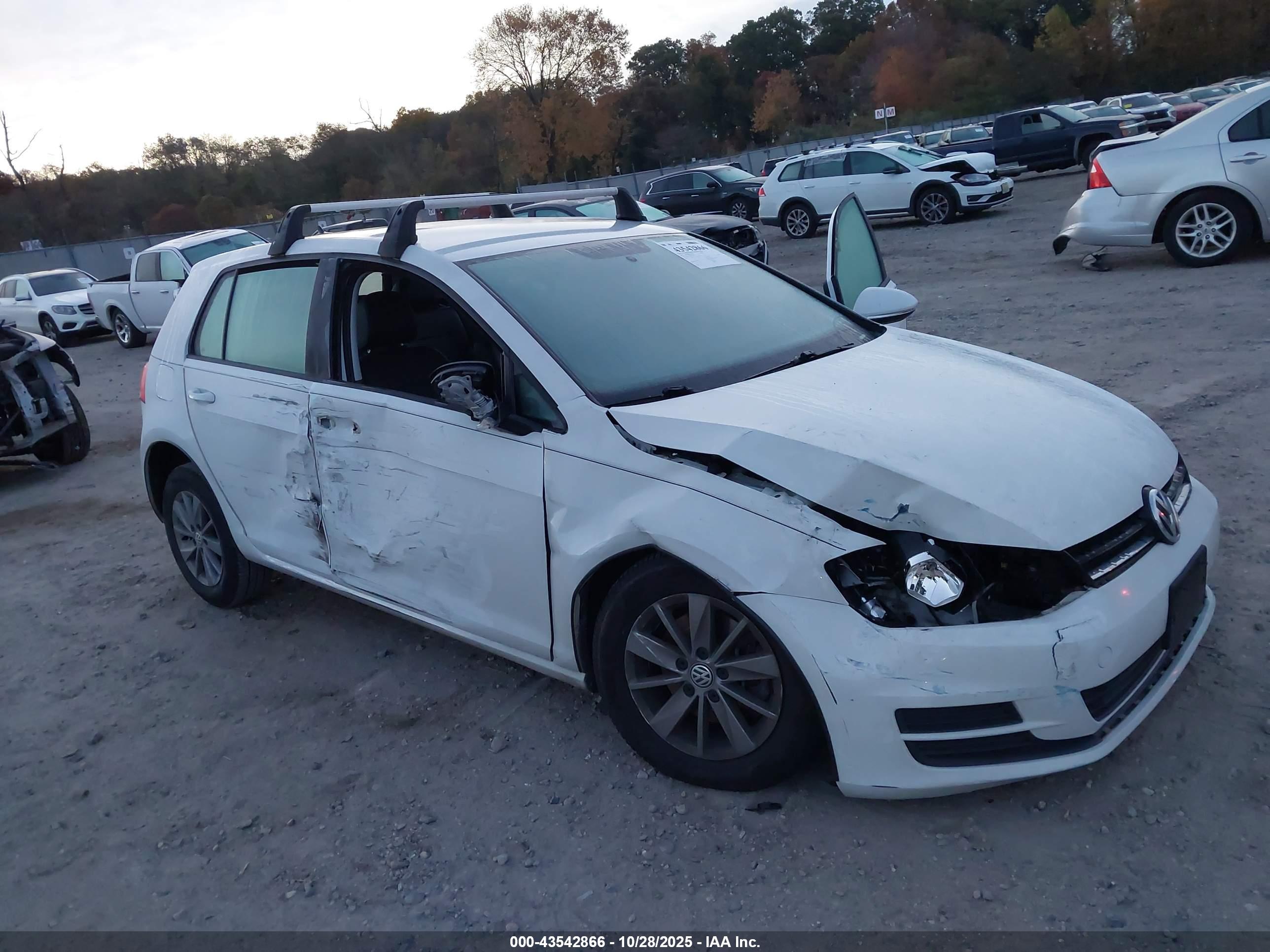 VOLKSWAGEN GOLF image 6
