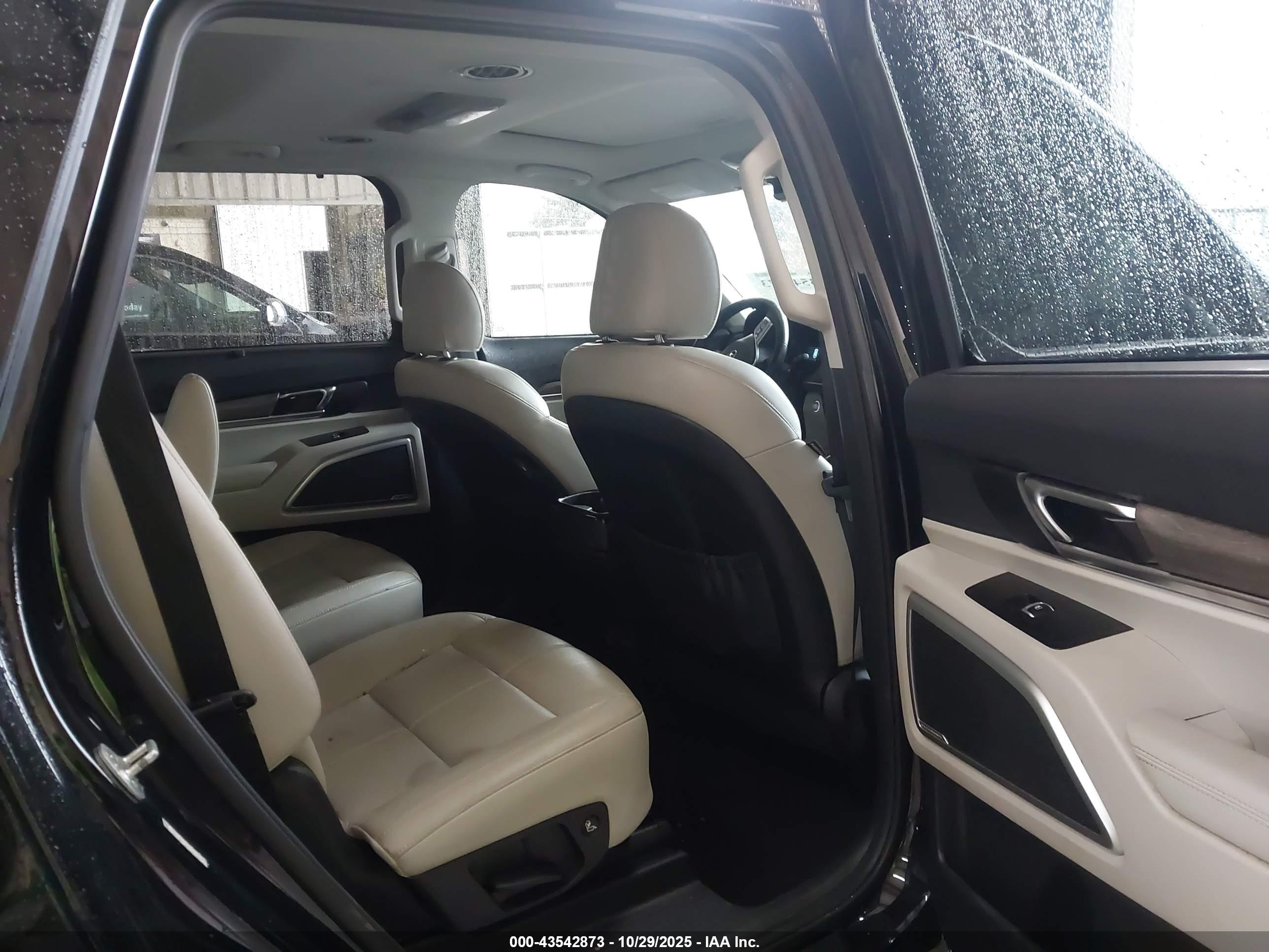 KIA TELLURIDE image 8