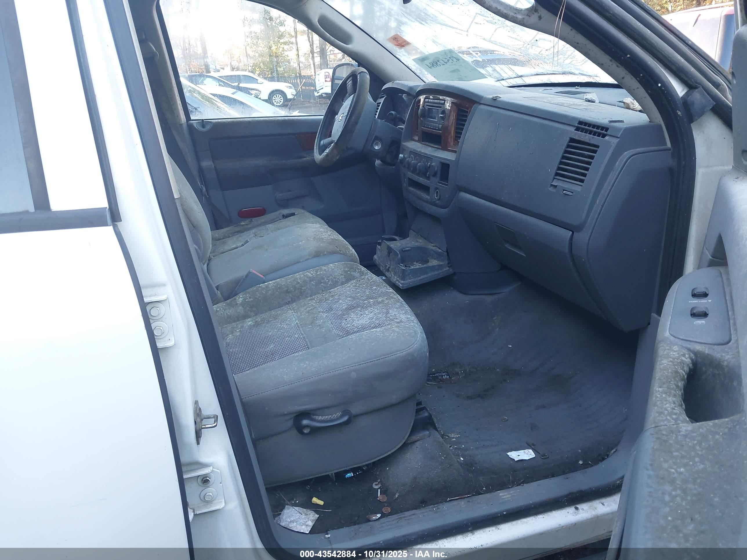 DODGE RAM image 5