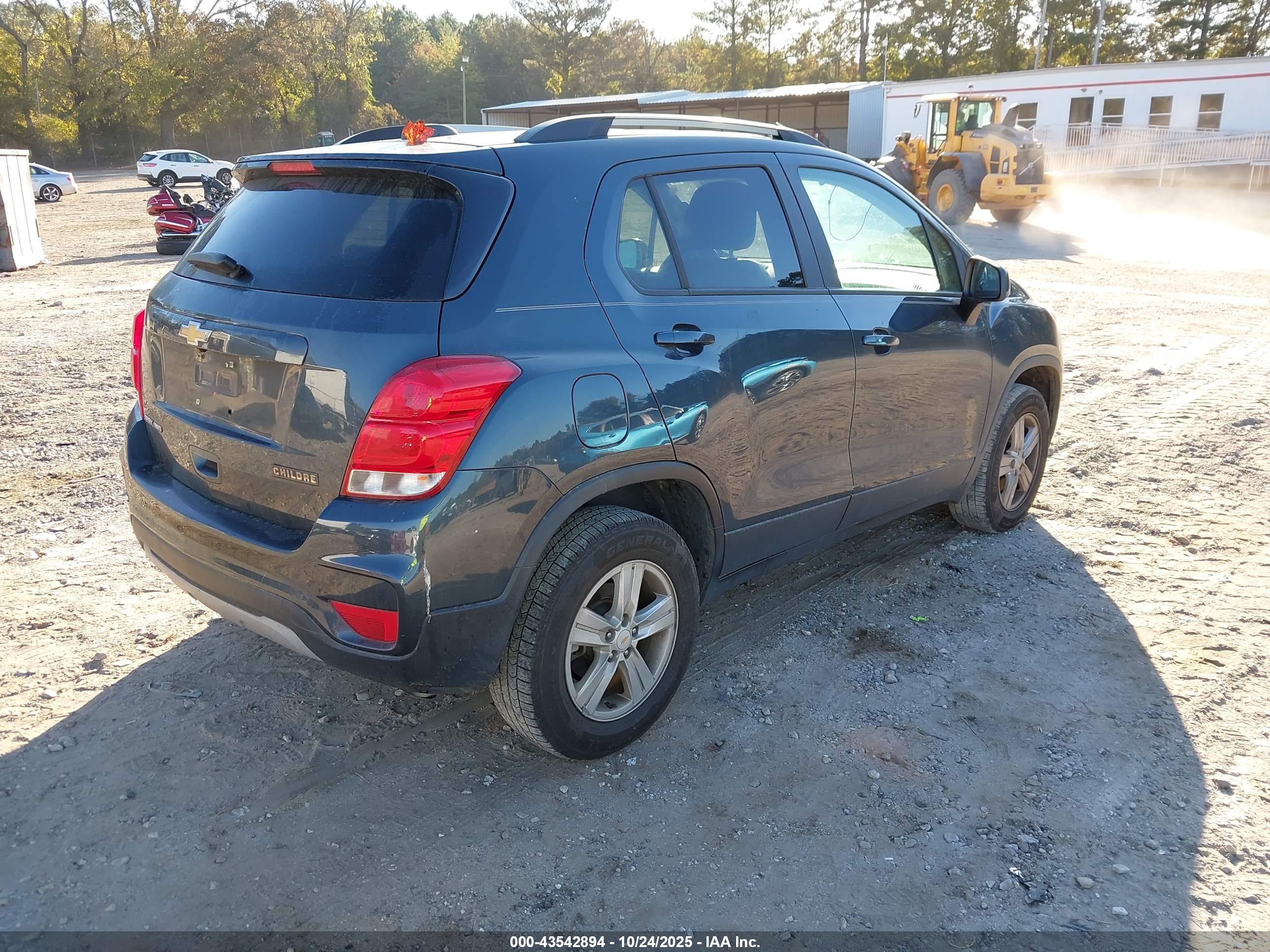CHEVROLET TRAX image 4
