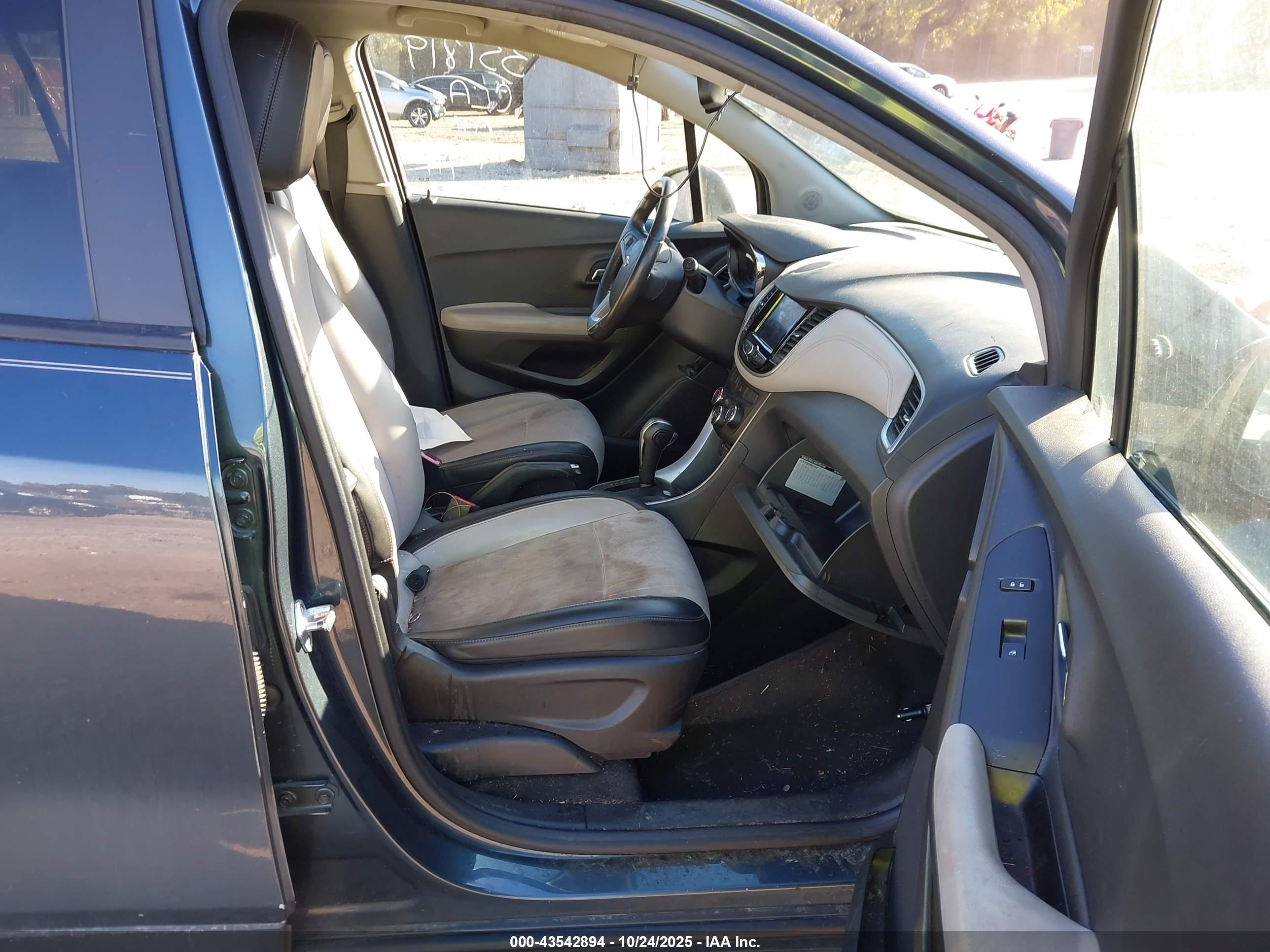 CHEVROLET TRAX image 5