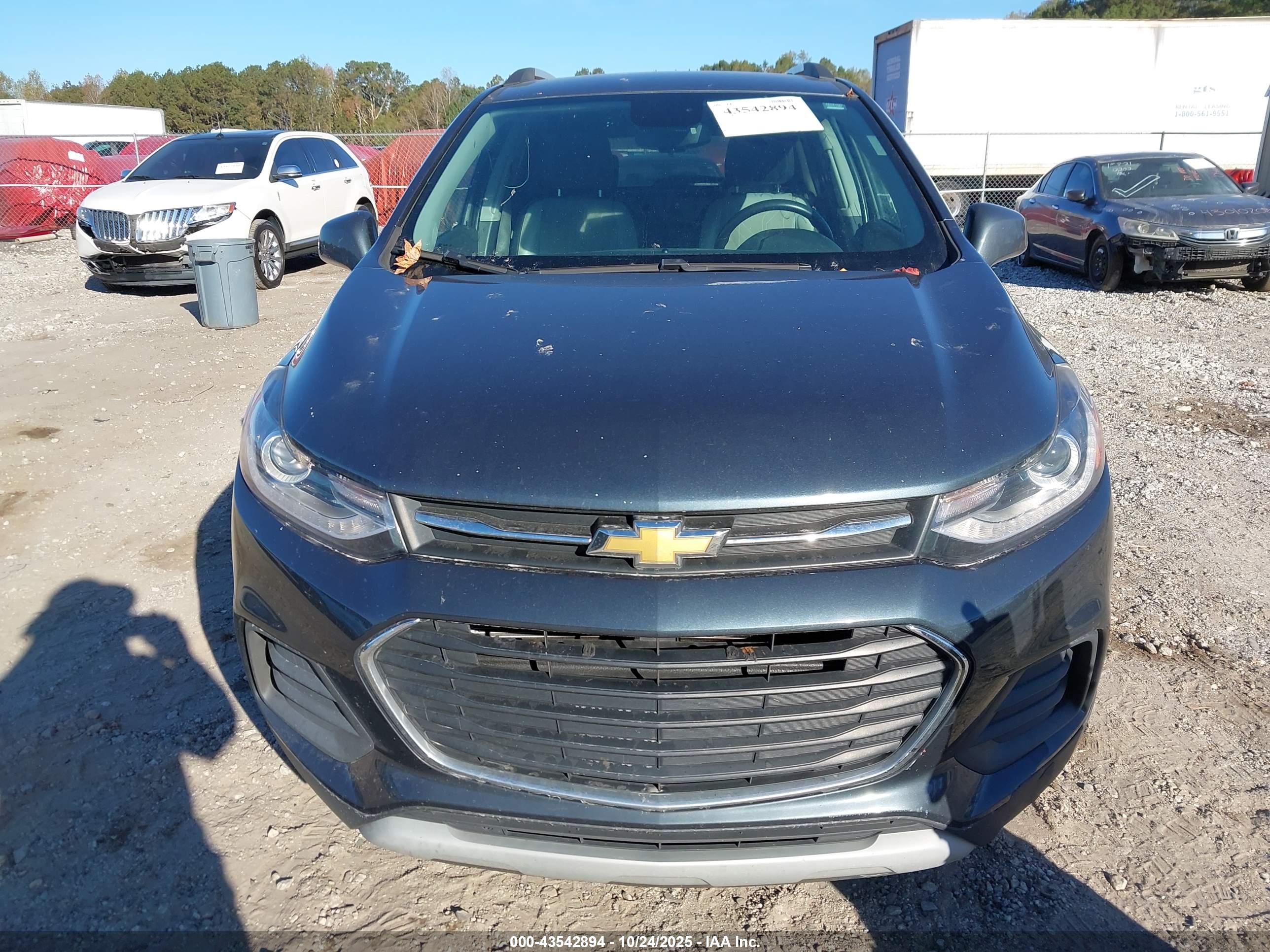 CHEVROLET TRAX image 6