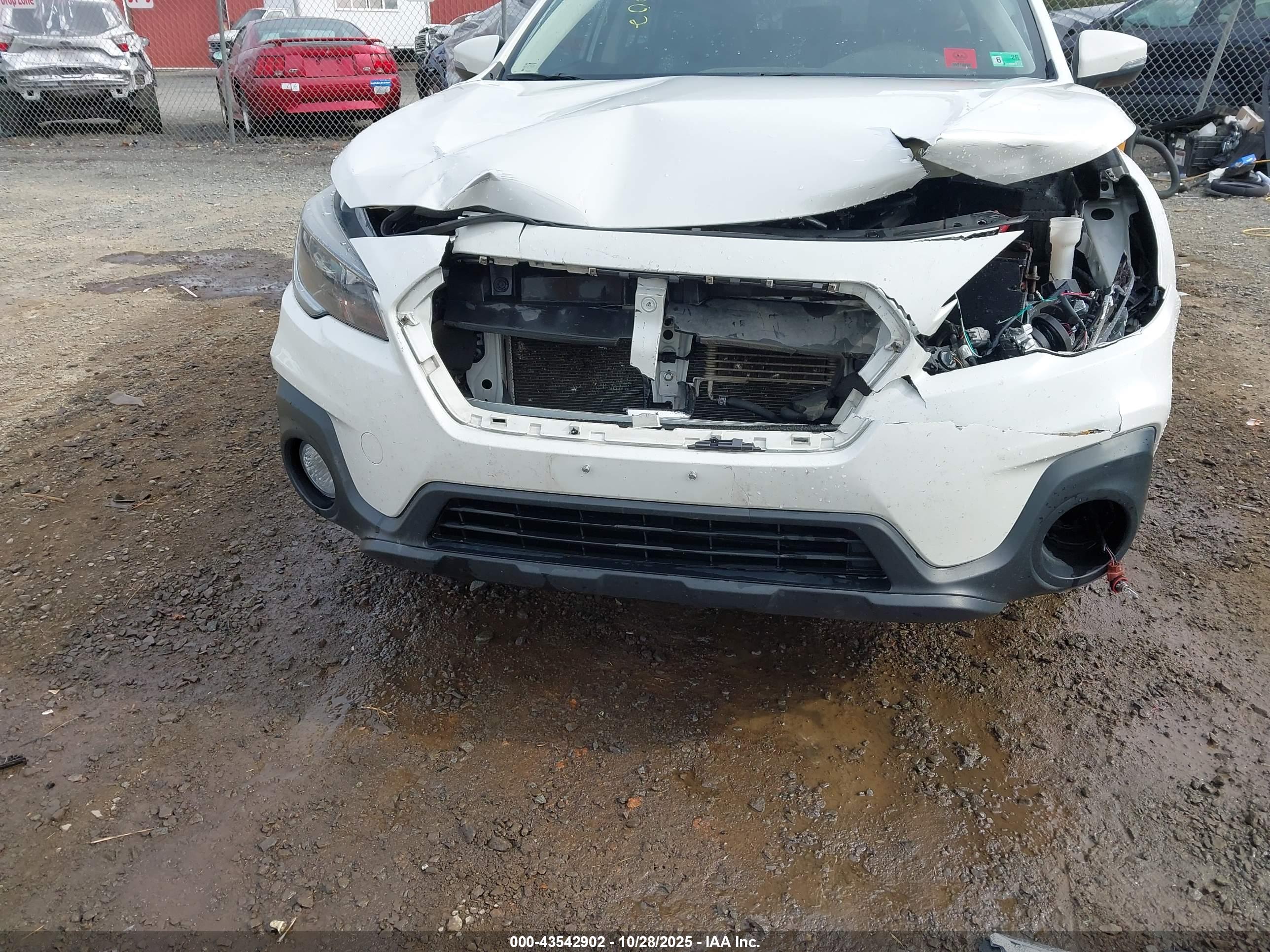 SUBARU OUTBACK image 6
