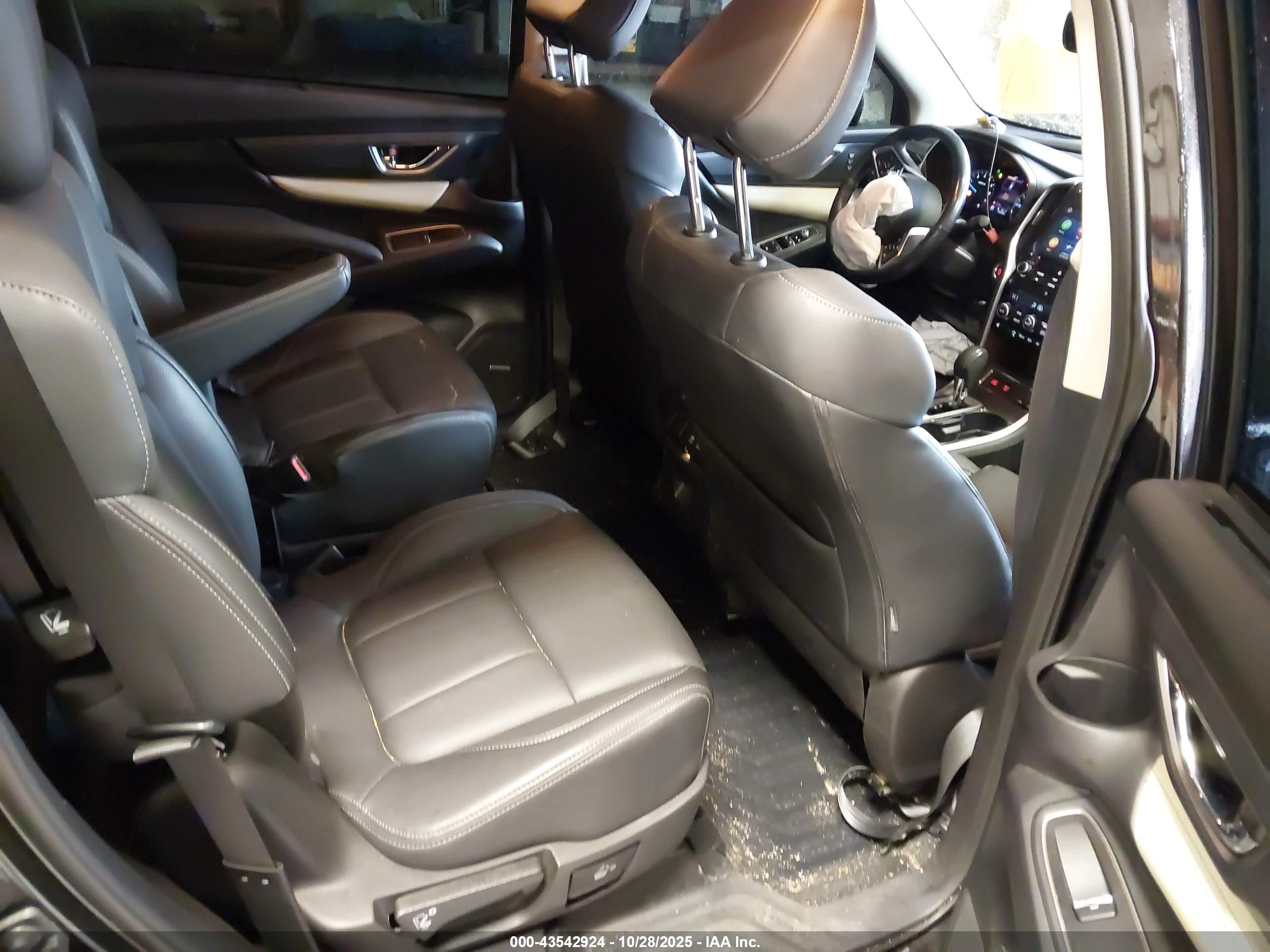 SUBARU ASCENT image 8