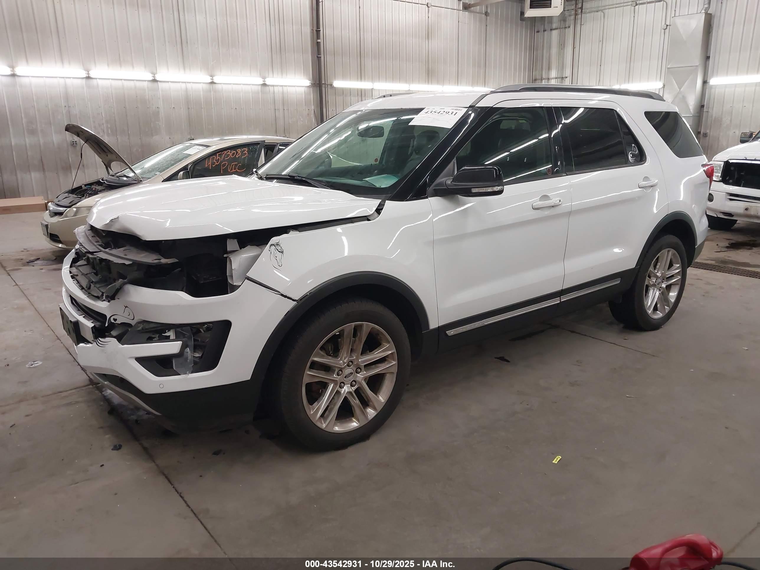 FORD EXPLORER image 2