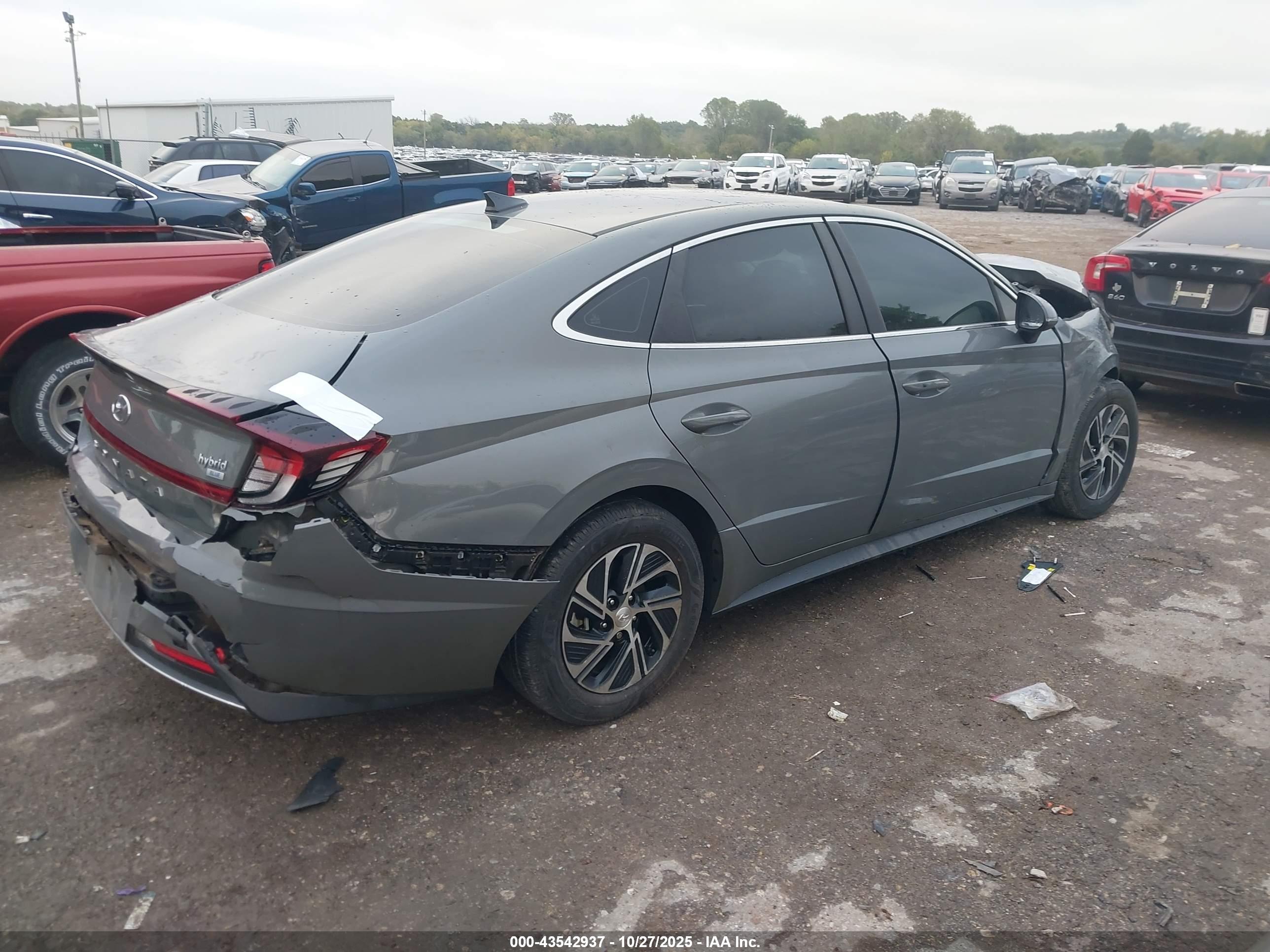 HYUNDAI SONATA image 4