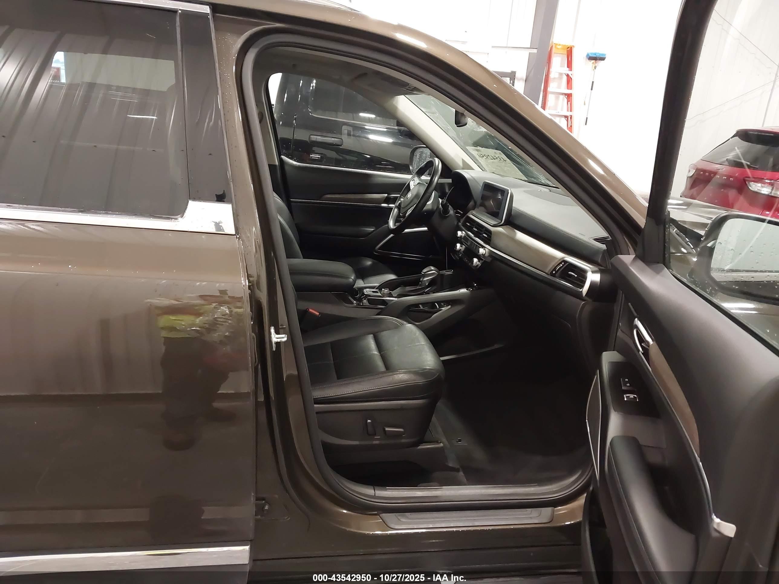 KIA TELLURIDE image 5
