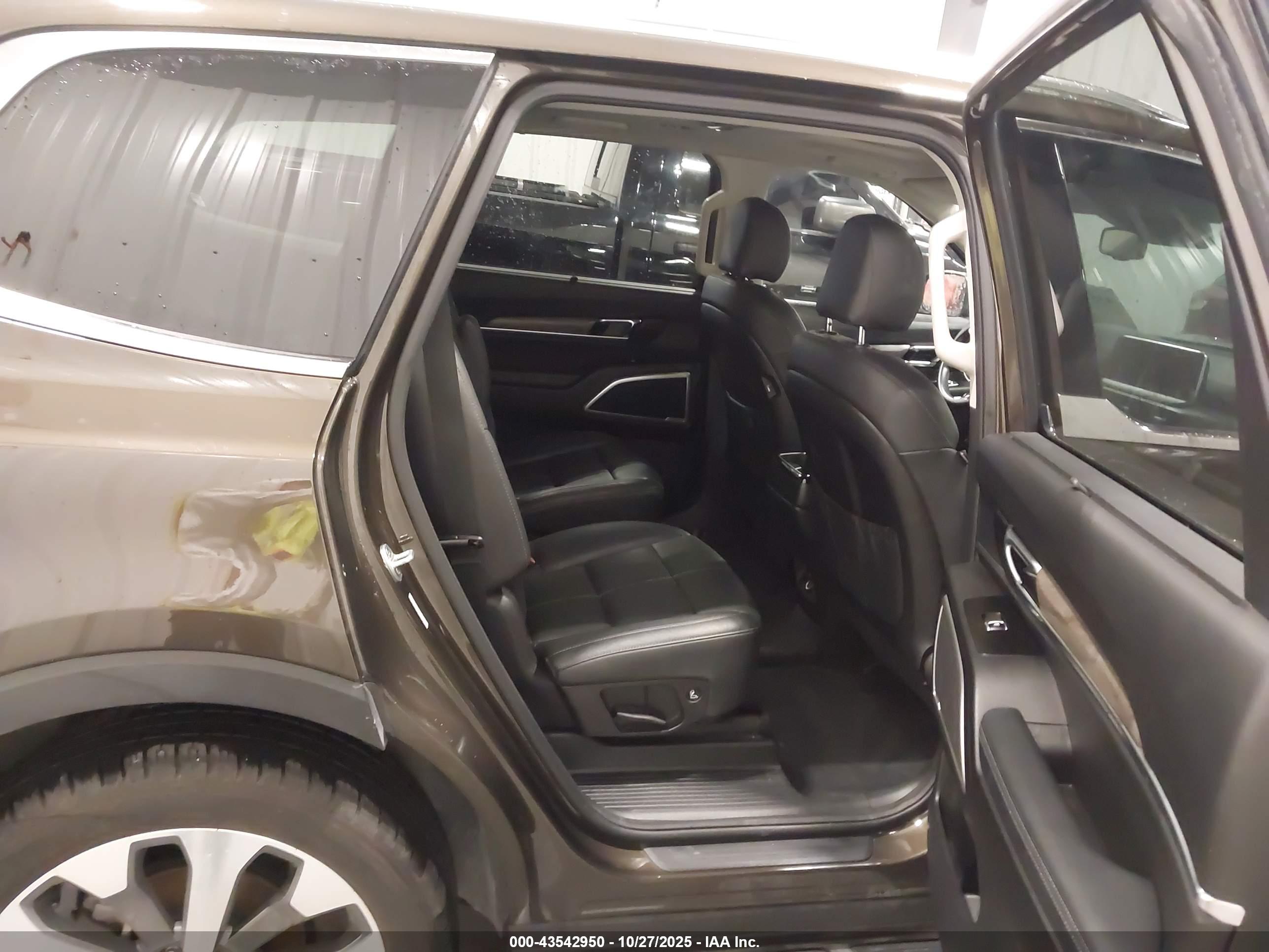 KIA TELLURIDE image 8